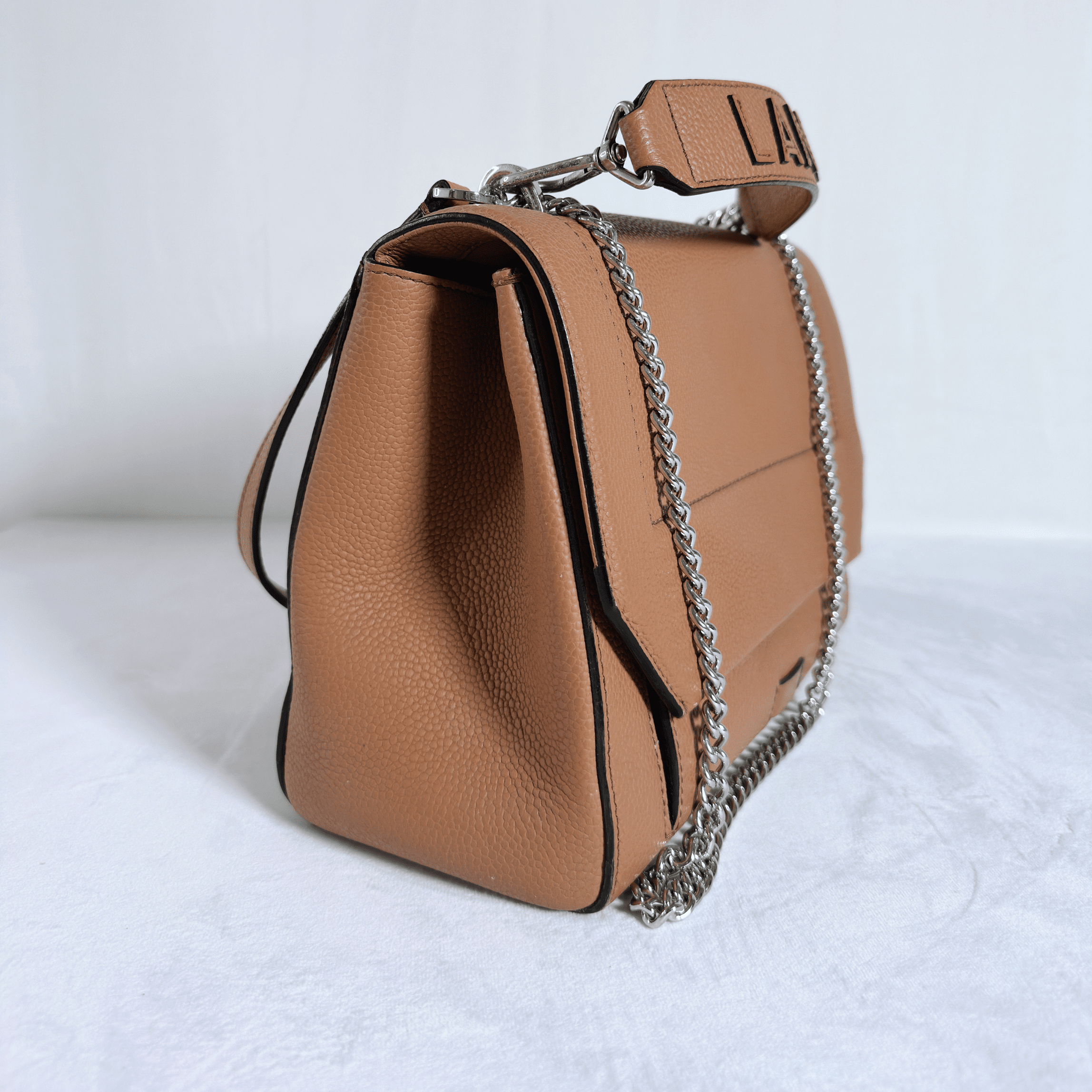 SAC LANCEL NINON - TAILLE M - CUIR GRAINE CAMEL - La Belle Boutique