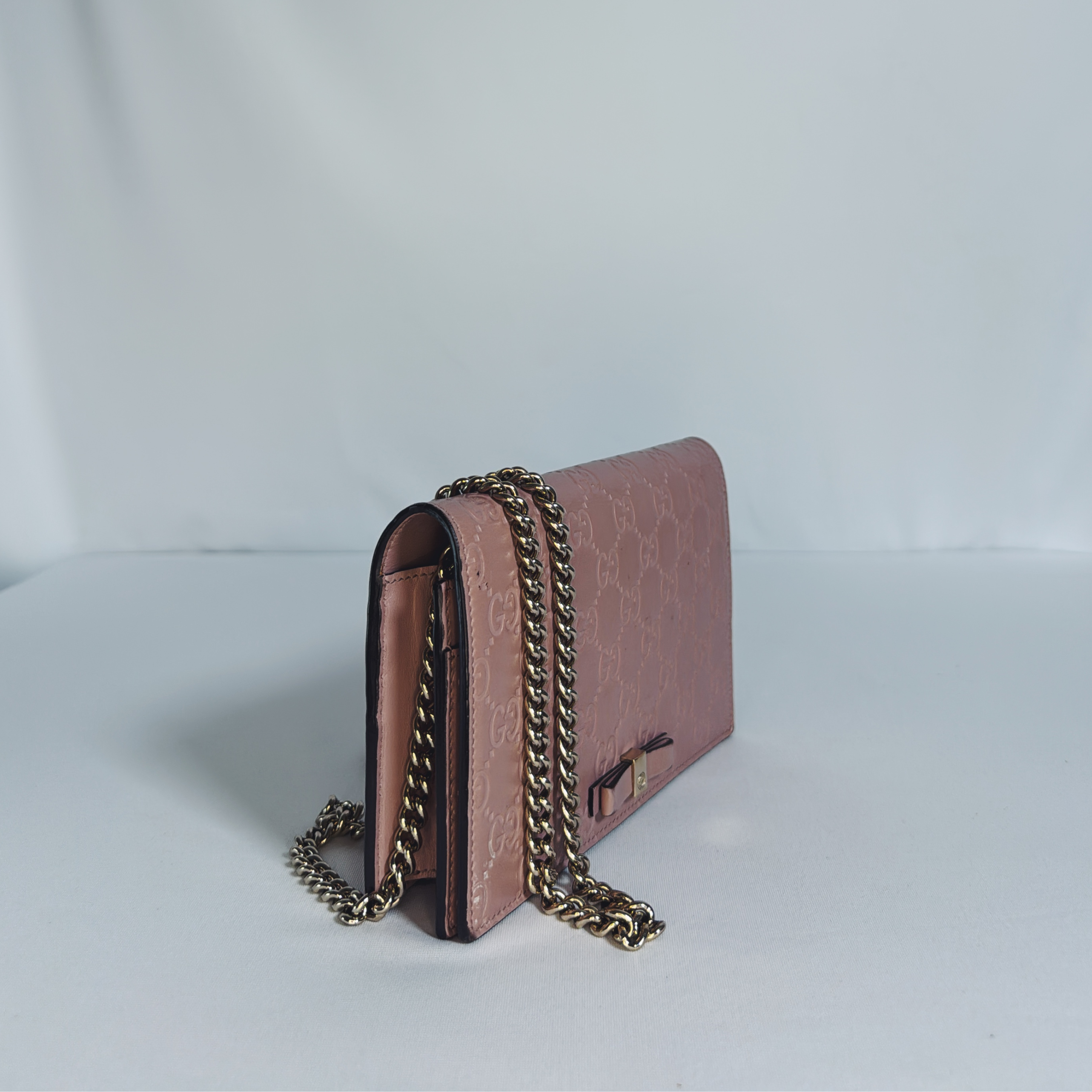Pochette Wallet on Chain Gucci – Cuir embossé Guccissima rose nude