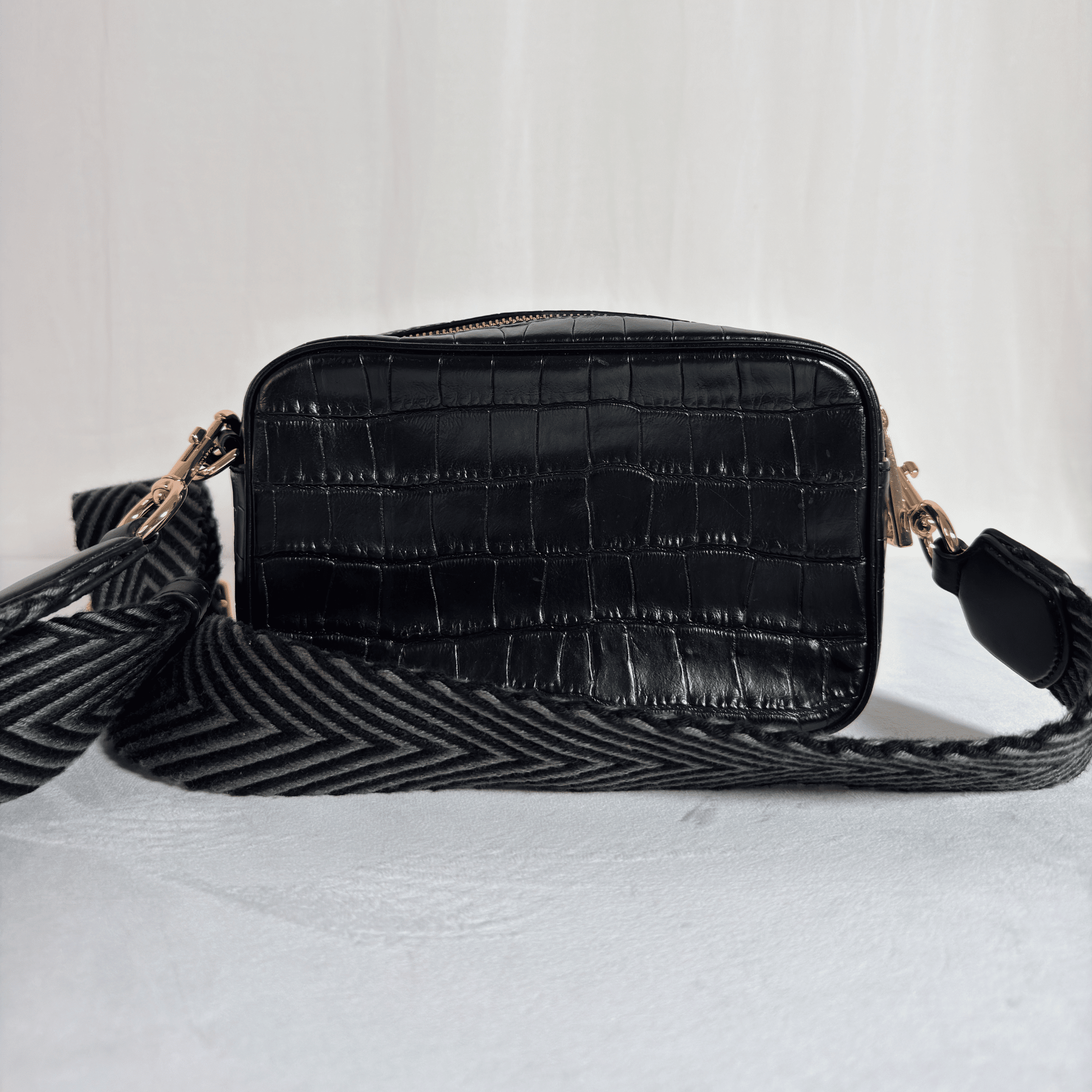 SAC BANDOULIERE MARC JACOBS THE FLASH - CUIR EMBOSSE CROCO NOIR/DORE - La Belle Boutique