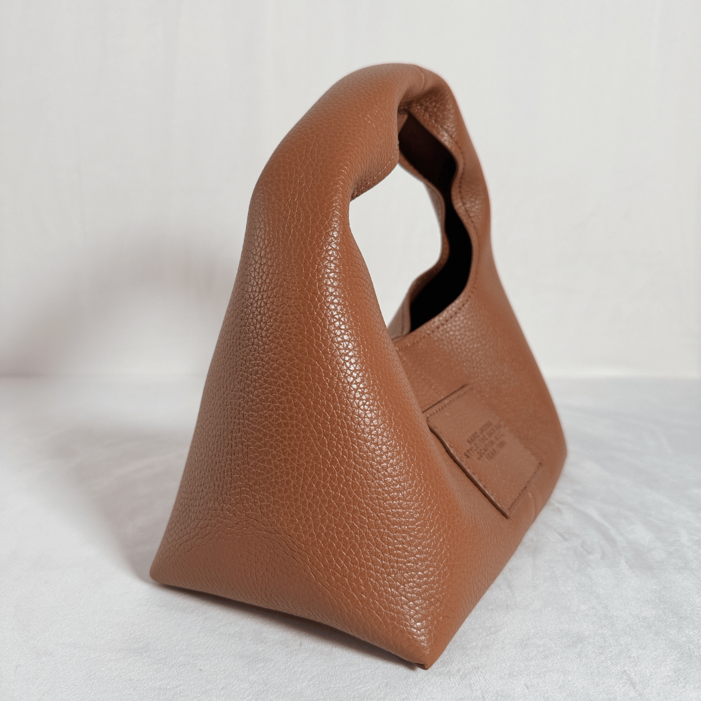 SAC MARC JACOBS THE MINI SACK BAG - CUIR GRAINE CAMEL - La Belle Boutique