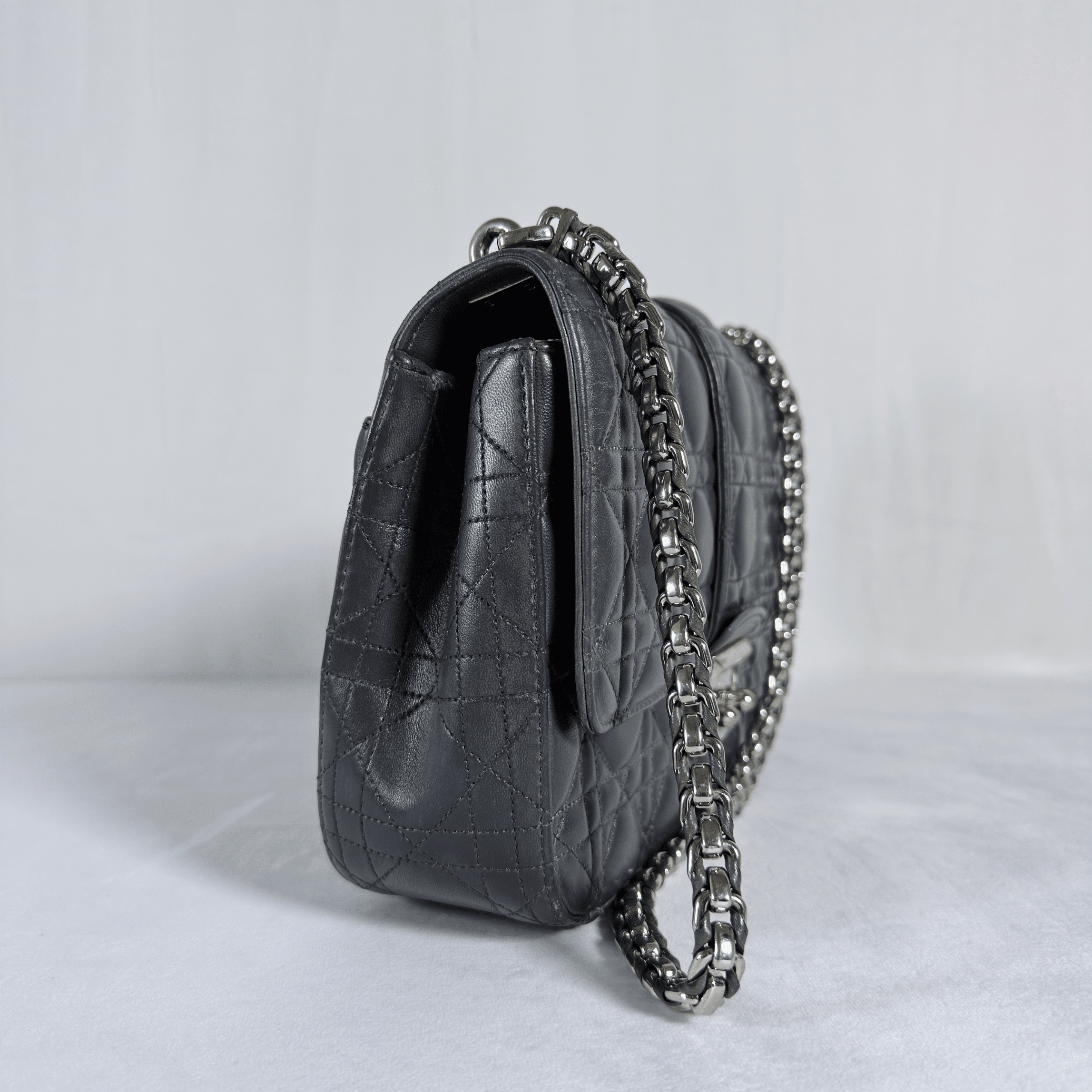 SAC PORTE EPAULE DIOR MISS PROMENADE - CUIR D'AGNEAU CANNAGE GRIS - La Belle Boutique