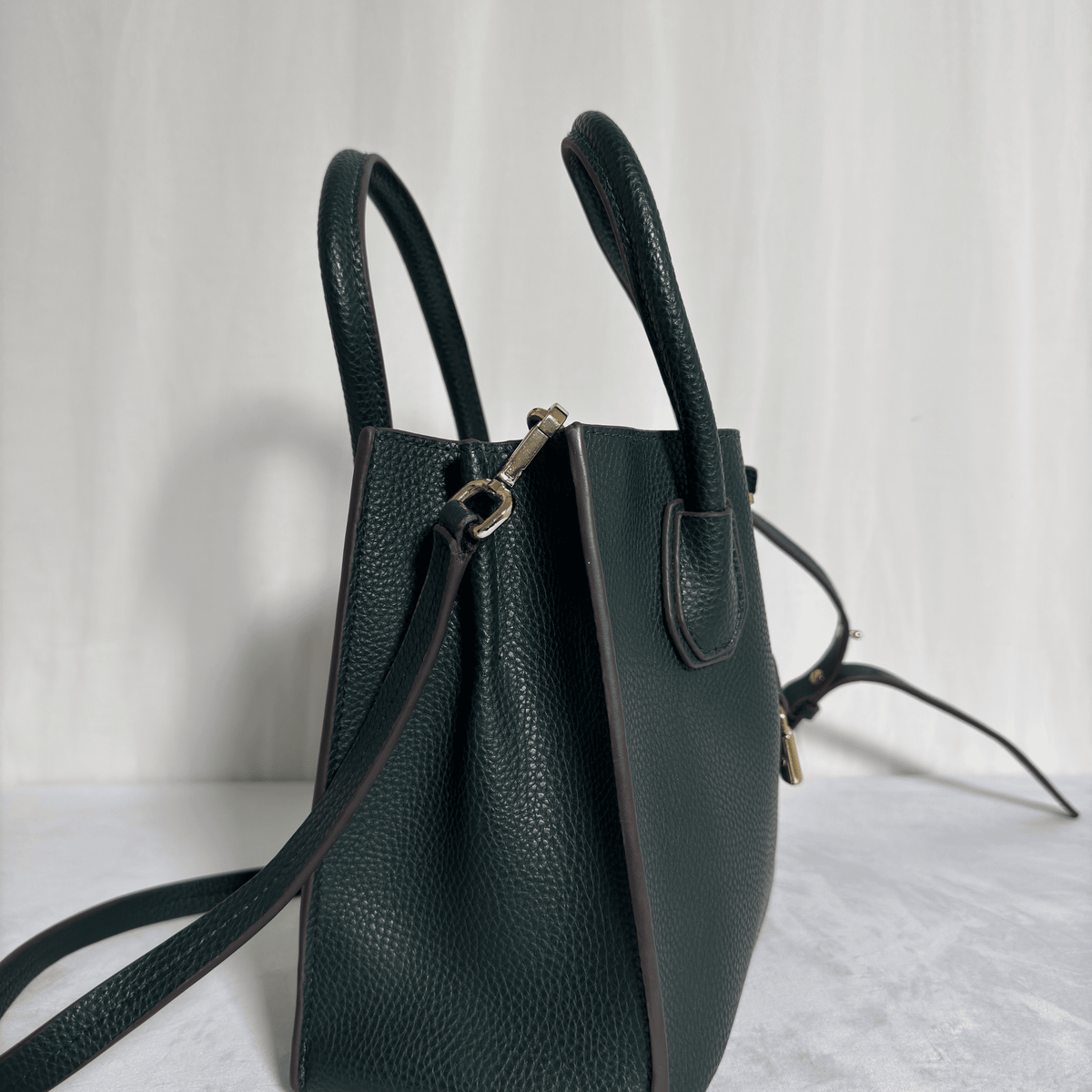 MICHAEL KORS -SAC MERCER - CUIR GRAINÉ VERT SAPIN - La Belle Boutique