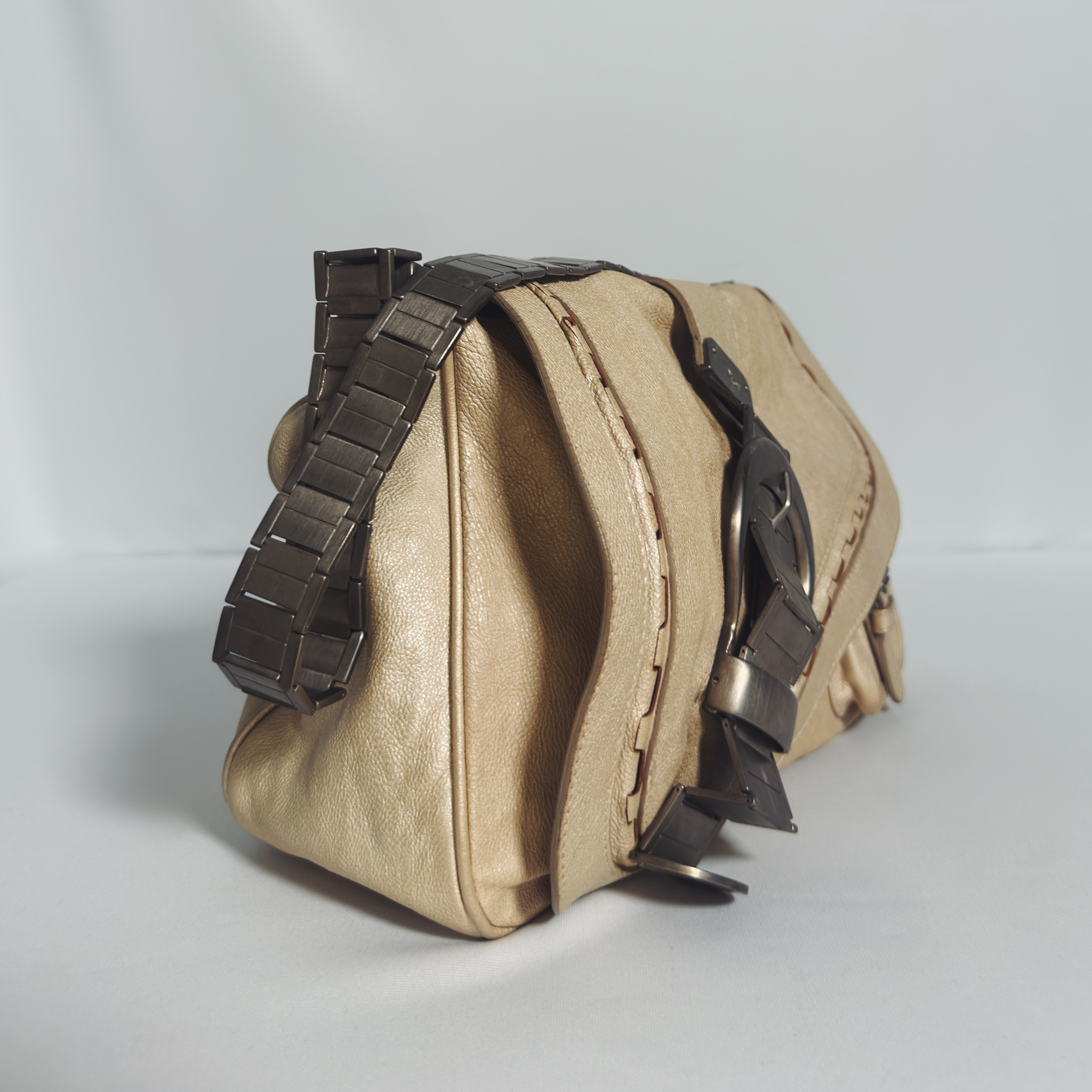 Sac Ă  main Dior Gaucho en cuir beige vintage