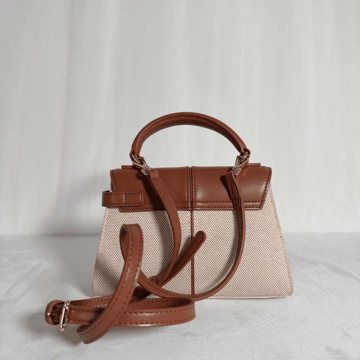 JW PEI - ELIS MINI - TOILE CANVAS ET CUIR VEGAN COGNAC - La Belle Boutique