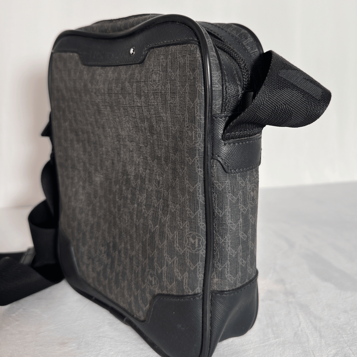 MONTBLANC - M_GRAM 4810 MESSENGER - TOILE MONOGRAMME NOIRE