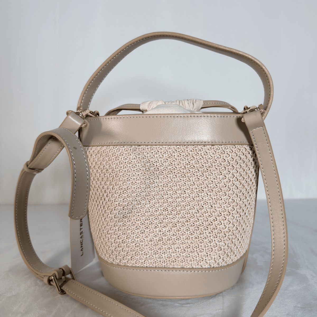 LANCASTER - SAC SEAU SO OSIER - CUIR ET EFFET RAPHIA IVOIRE - BANDOULIERE AMOVIBLE