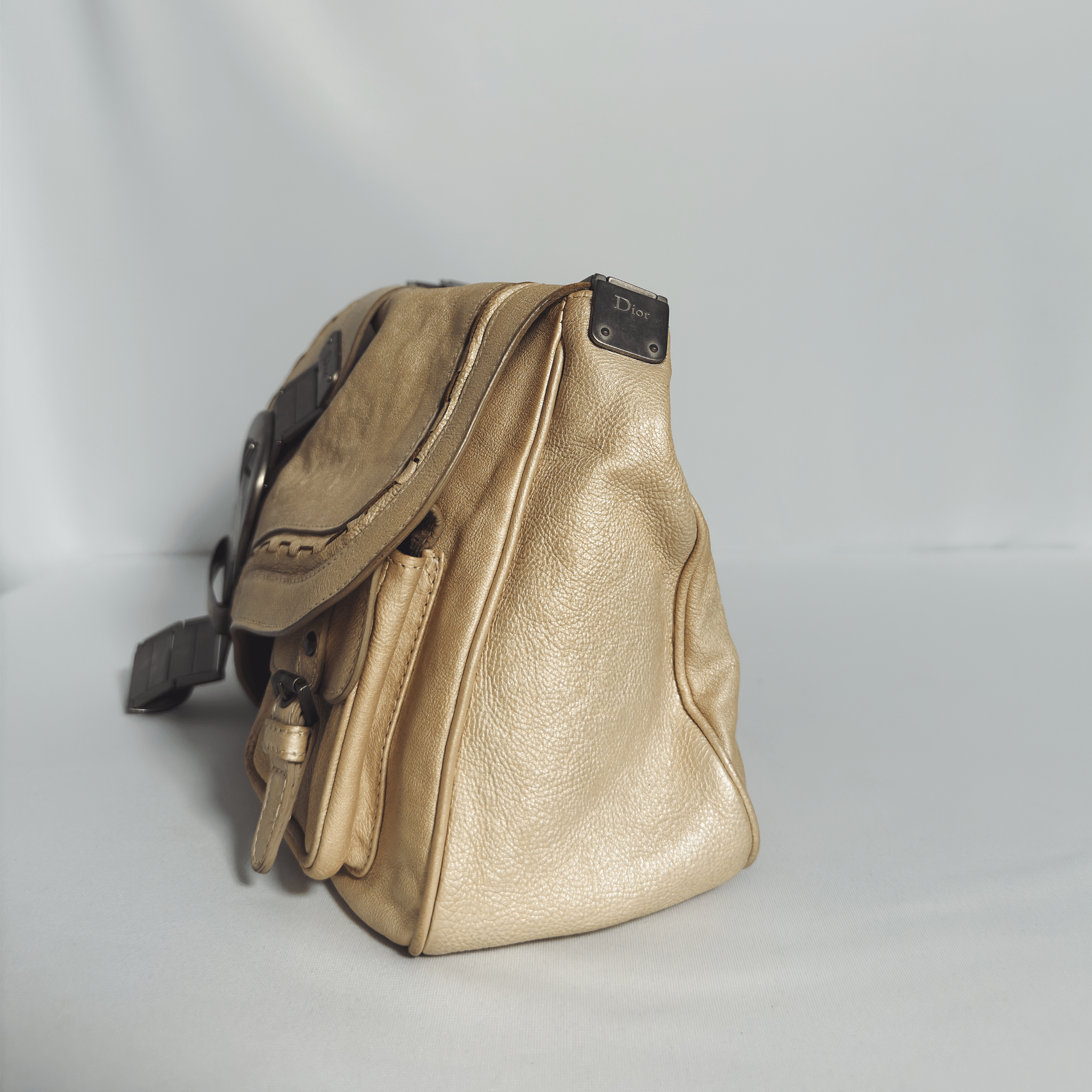 Sac à main Dior Gaucho en cuir beige vintage - La Belle Boutique