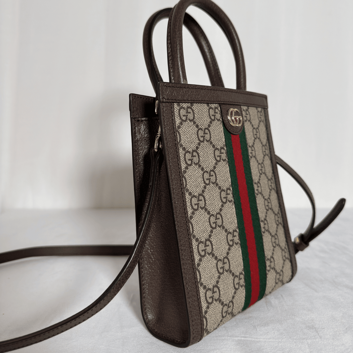 GUCCI - MINI TOTE OPHIDIA GG SUPREME - TOILE MONOGRAMME BEIGE / BANDOULIÈRE - La Belle Boutique