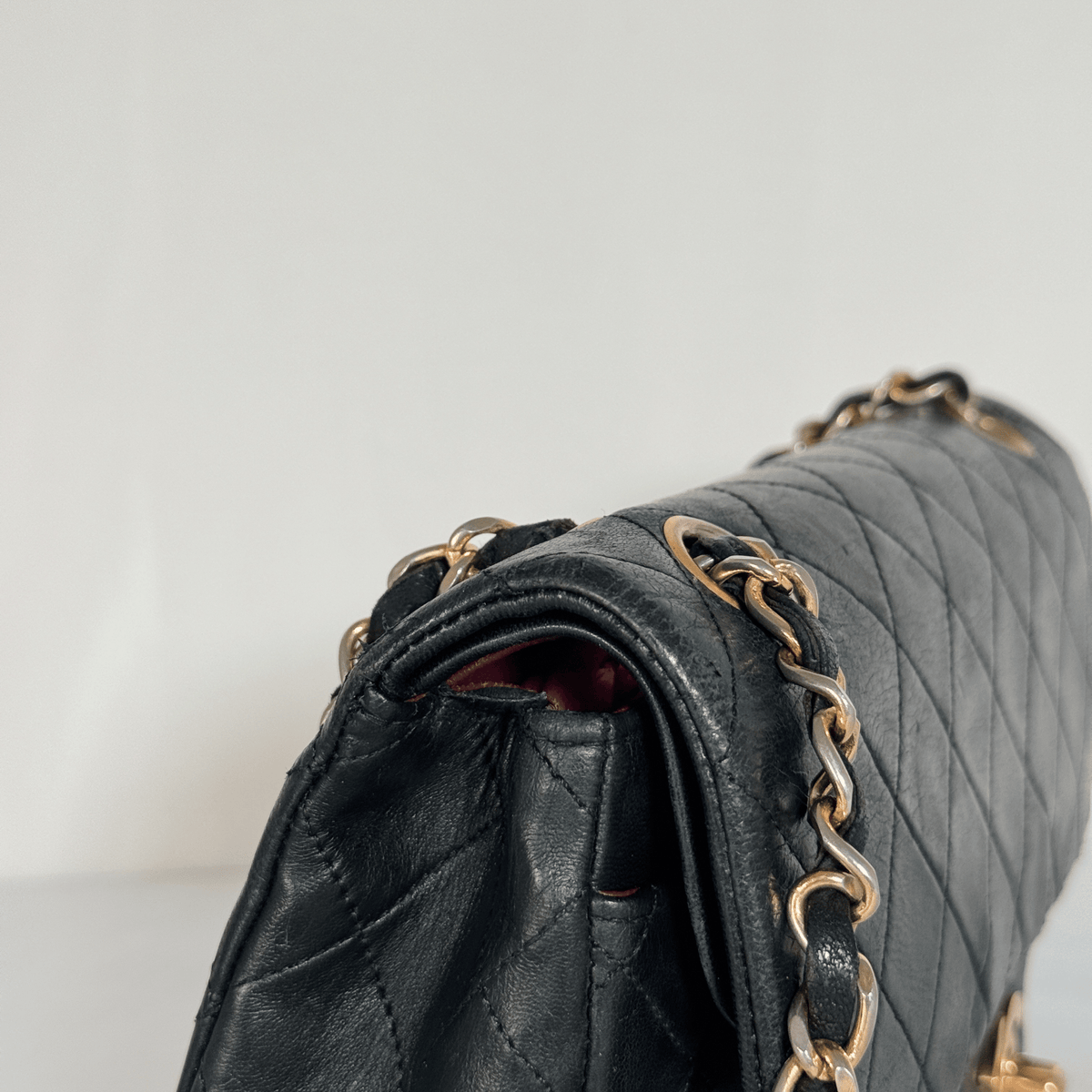CHANEL - CLASSIQUE TIMELESS SMALL 23 - CUIR AGNEAU NOIR - QUINCAILLERIE DORÉE