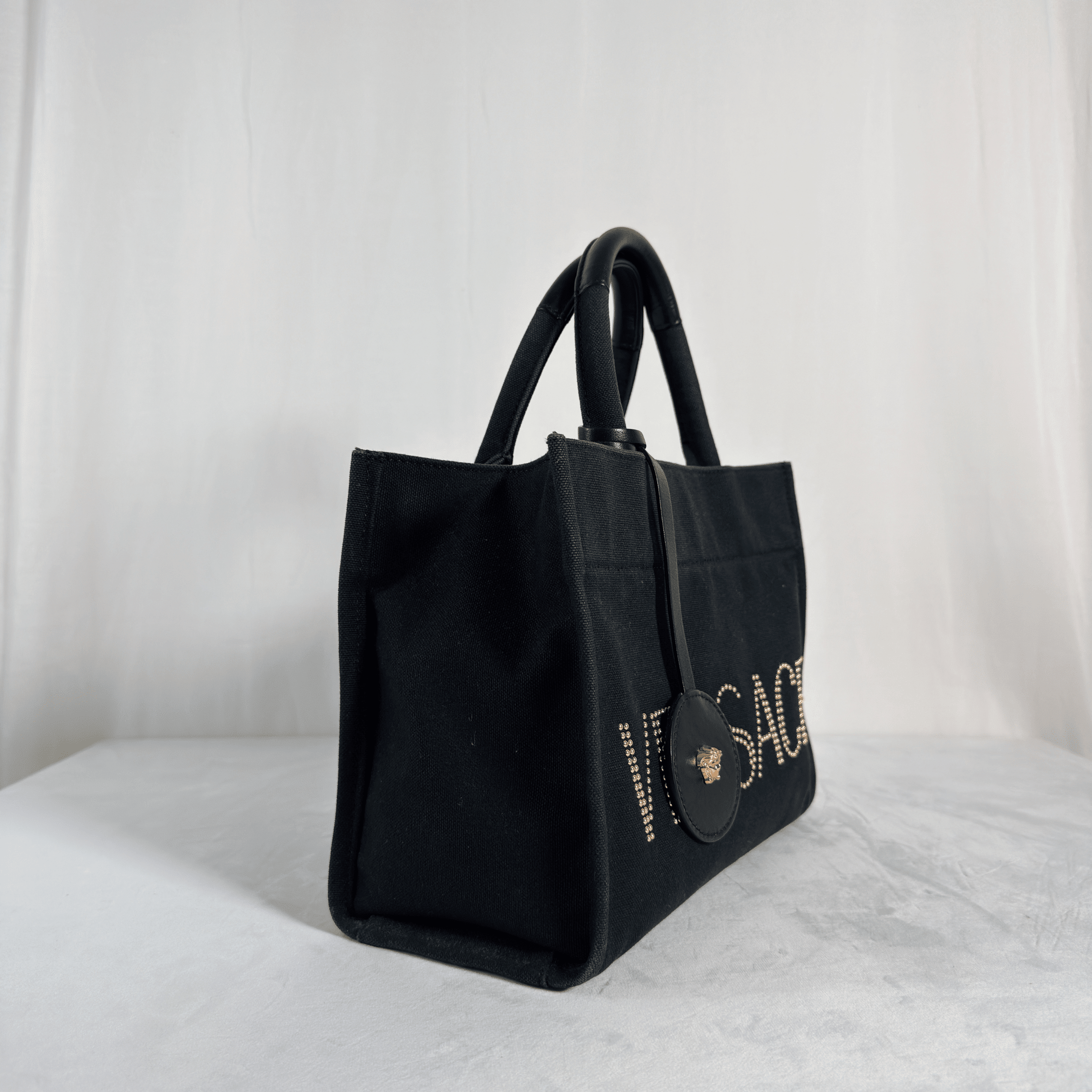 VERSACE - LA MEDUSA SMALL CANVAS TOTE - NOIR ET OR - La Belle Boutique