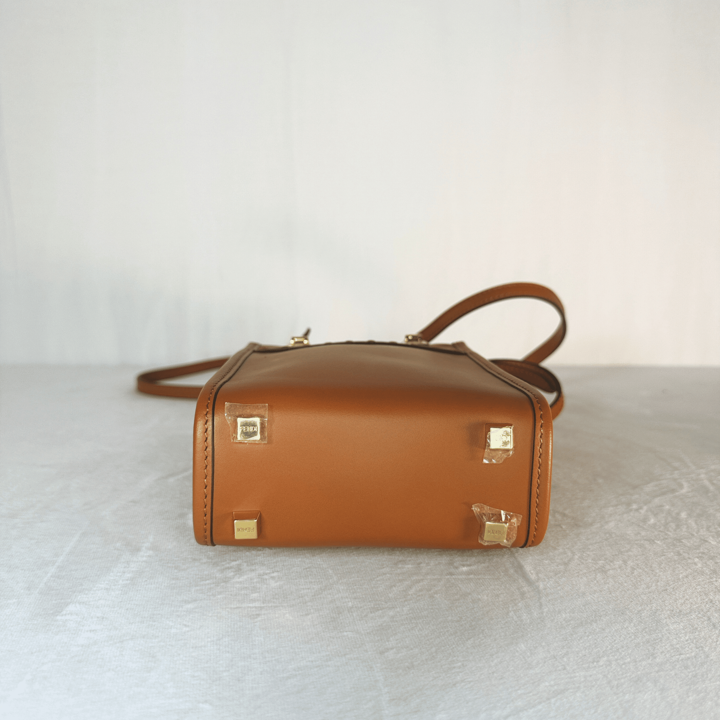 SAC FENDI SUNSHINE MINI SHOPPER EN CUIR CAMEL - La Belle Boutique