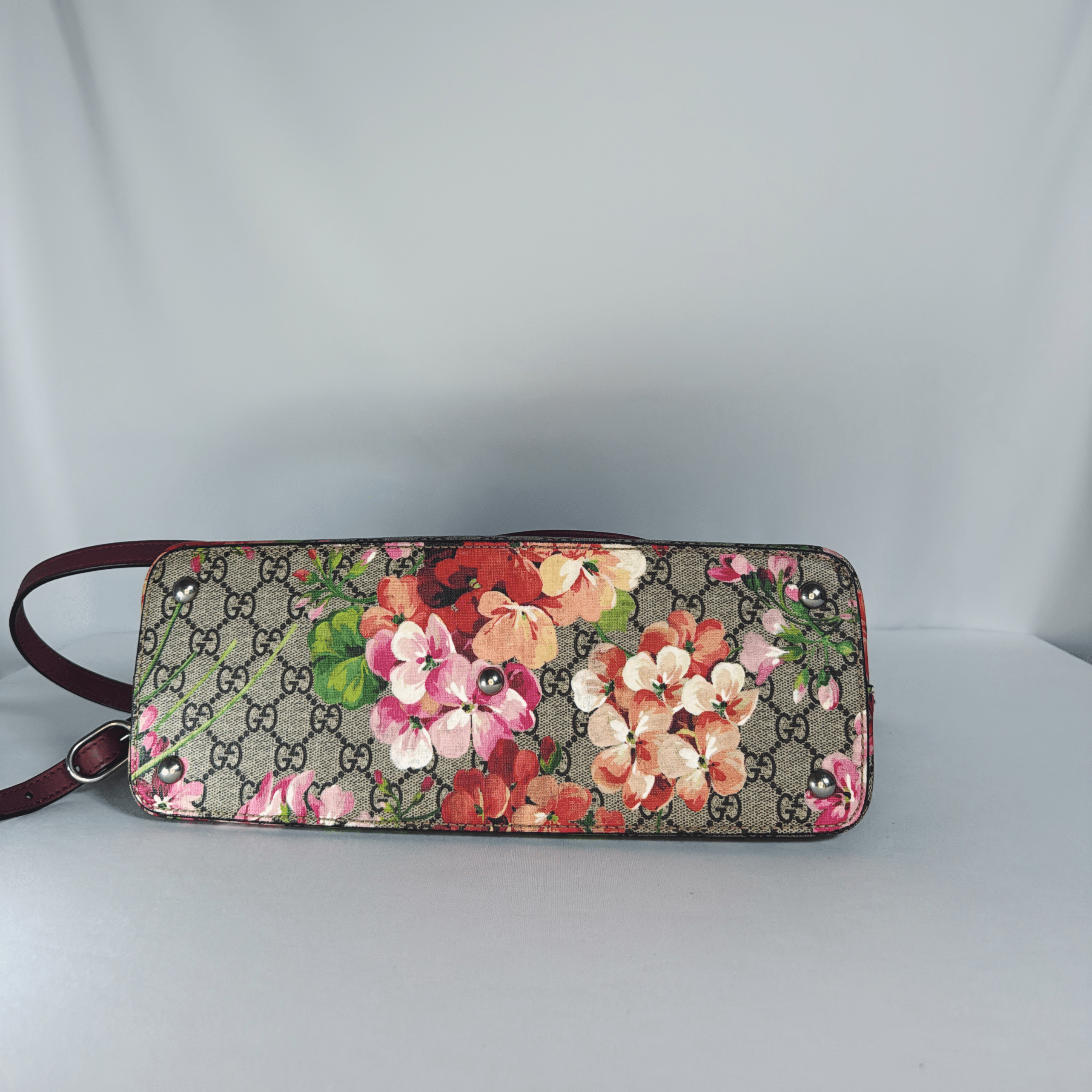 Gucci Blooms GG Canvas Tote Medium - La Belle Boutique