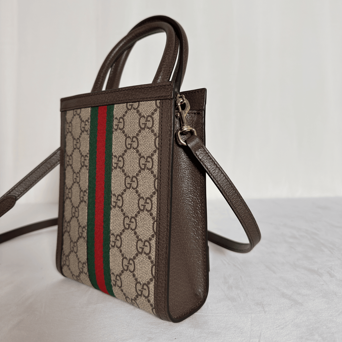 GUCCI - MINI TOTE OPHIDIA GG SUPREME - TOILE MONOGRAMME BEIGE / BANDOULIÈRE - La Belle Boutique