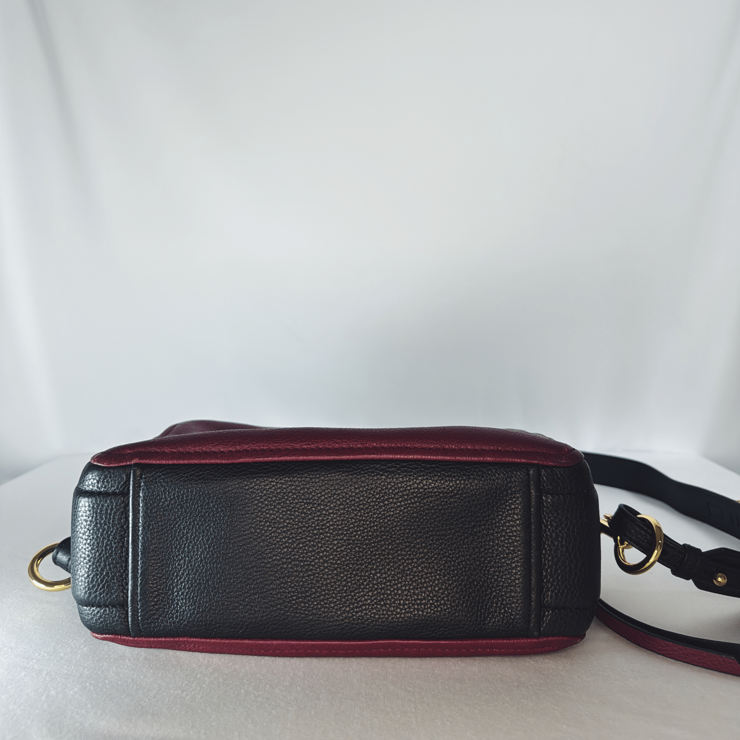 Marc Jacobs The Softshot 27 Crossbody Bag bordeaux - La Belle Boutique