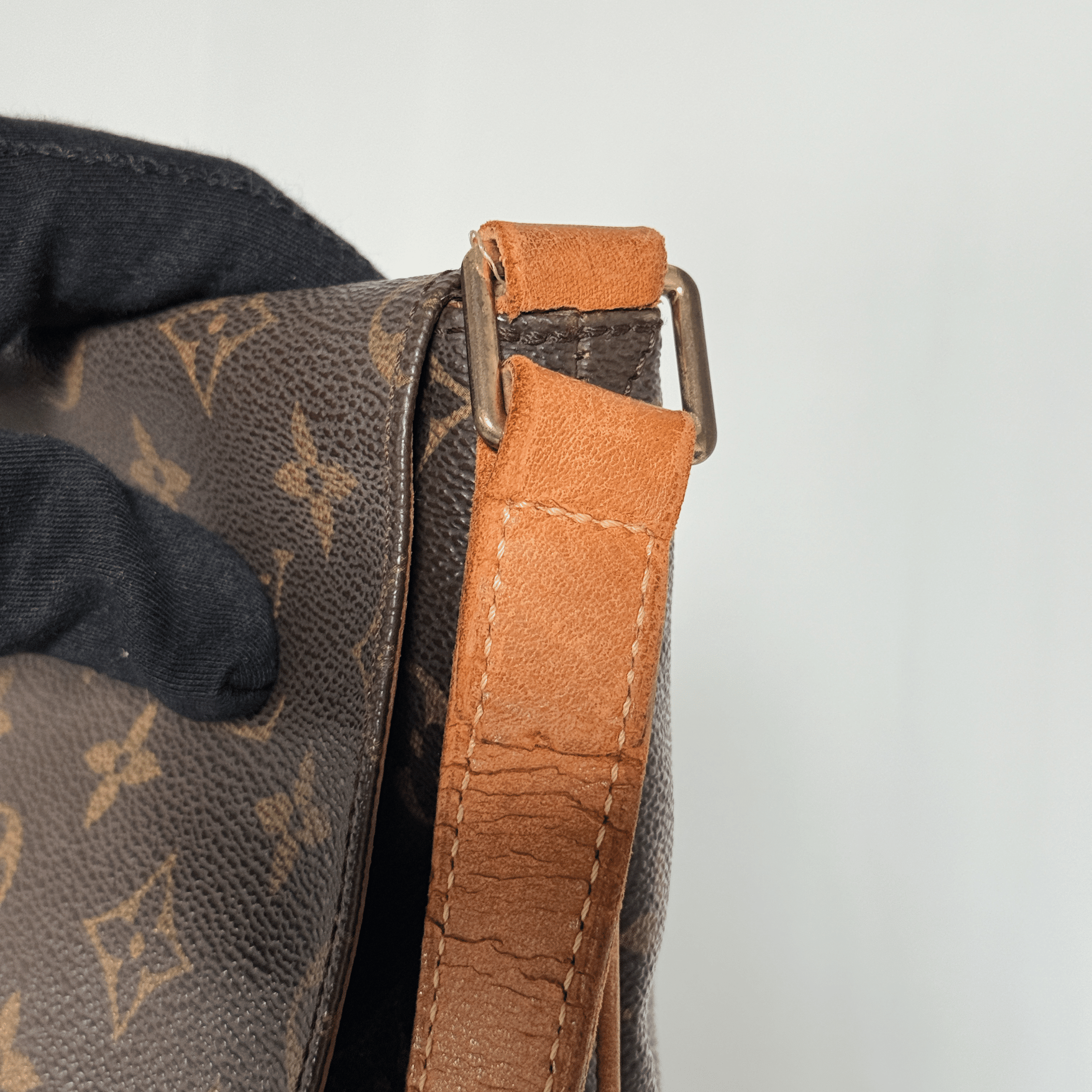 LOUIS VUITTON - SAC MUSETTE SALSA GM TOILE MONOGRAM - La Belle Boutique