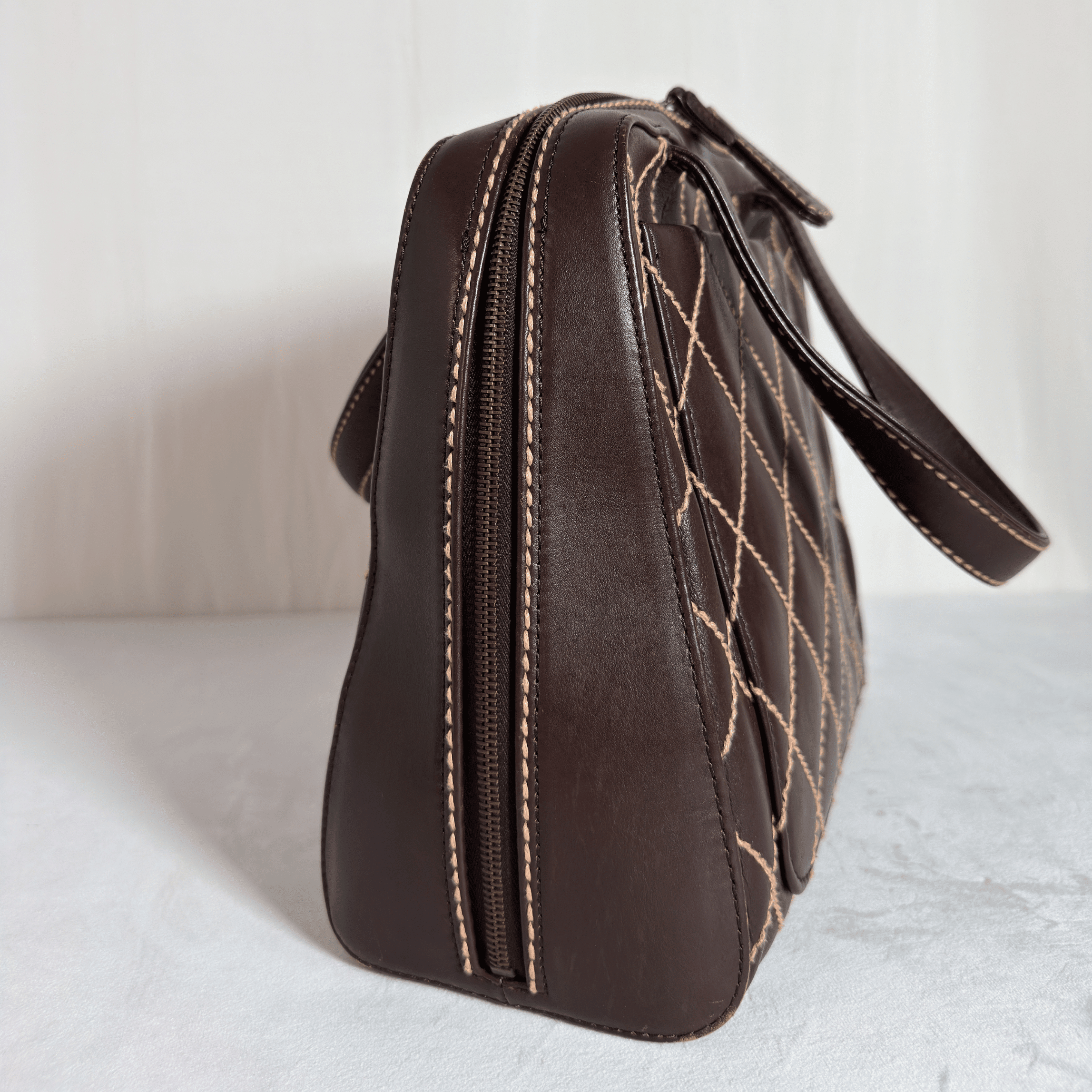 CHANEL - WILD STITCH HANDBAG - CUIR MARRON VINTAGE - La Belle Boutique