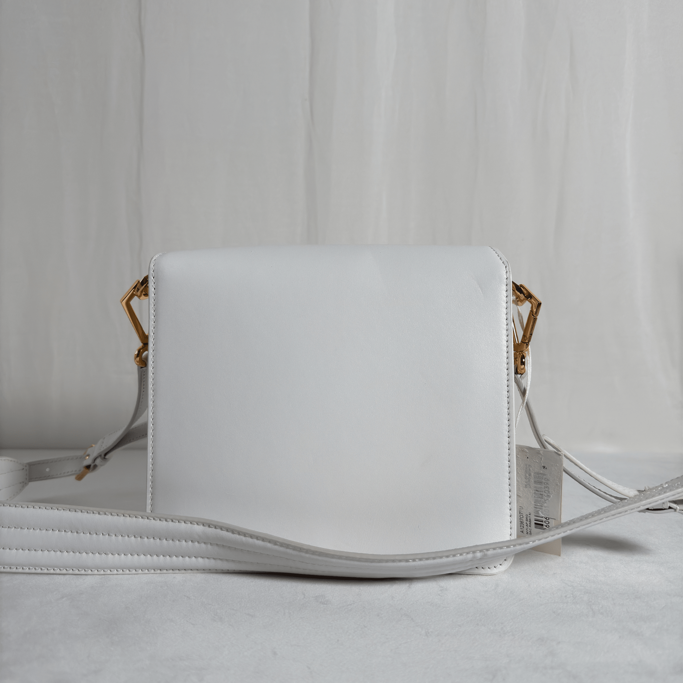 SAC BANDOULIERE LANCEL L'IDYLLE - CUIR LISSE BLANC / DOUBLE CADENAS DORE A12367 - La Belle Boutique