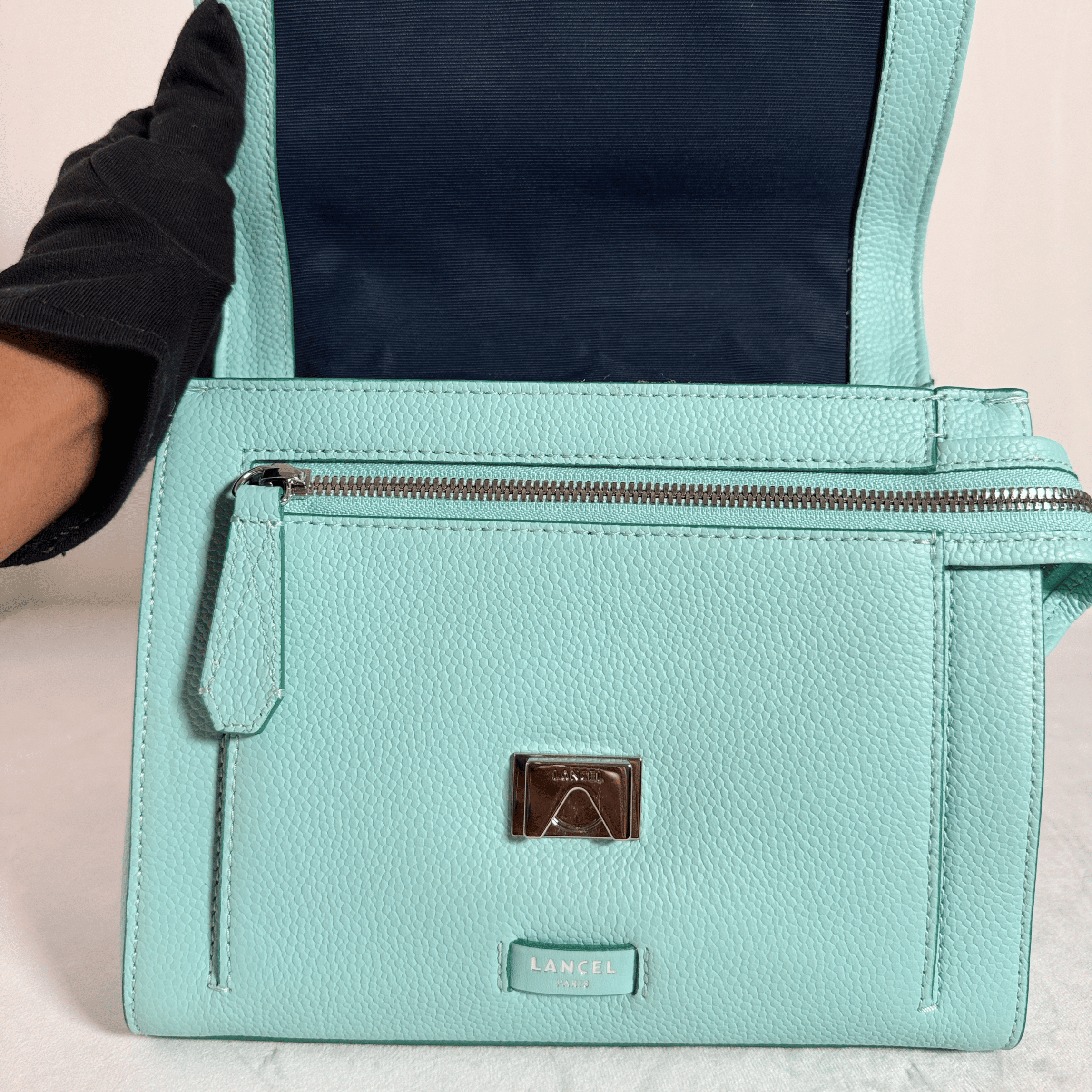 SAC LANCEL NINON M - CUIR GRAINE TURQUOISE - La Belle Boutique
