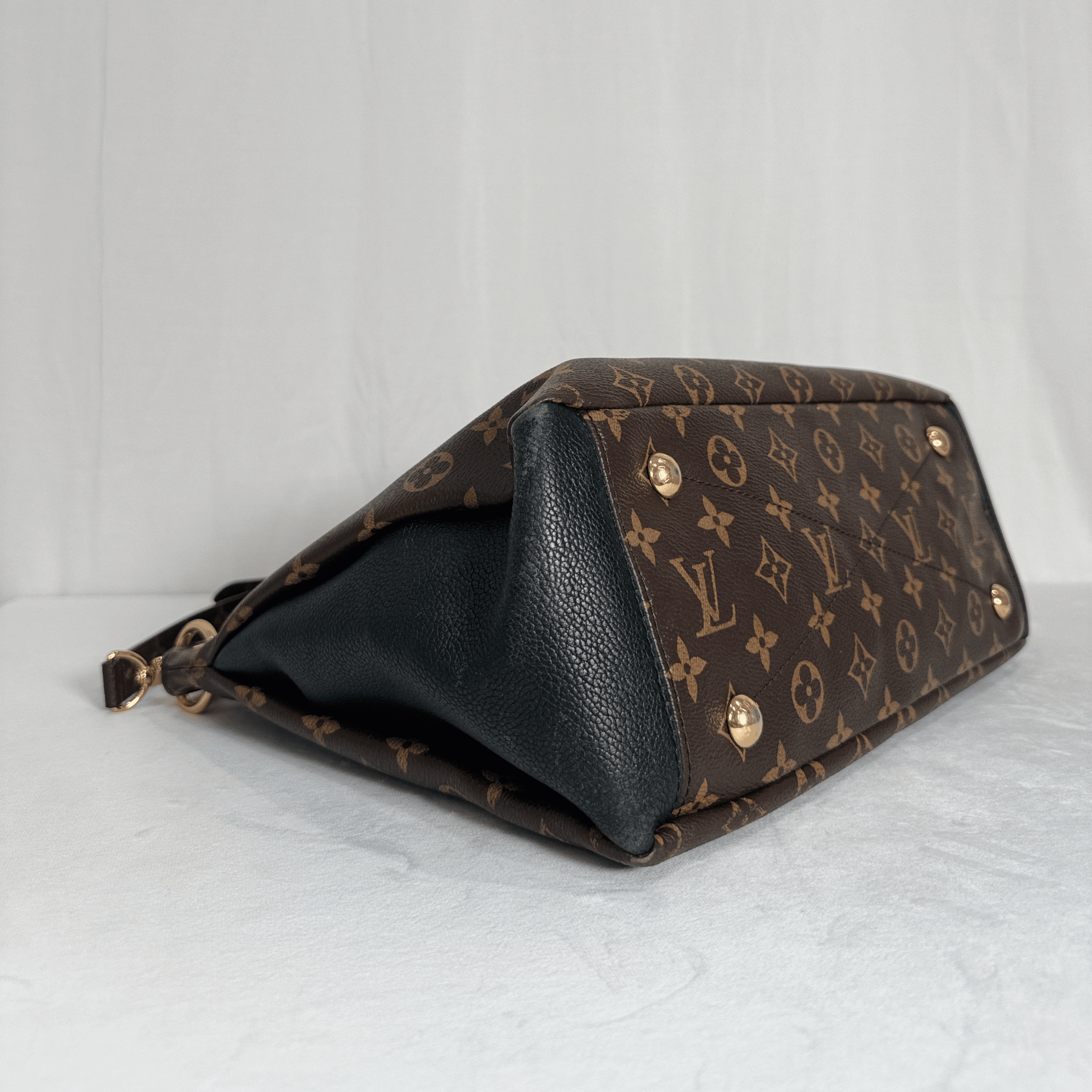 SAC LOUIS VUITTON PALLAS MM EN TOILE MONOGRAMME ET CUIR NOIR - La Belle Boutique