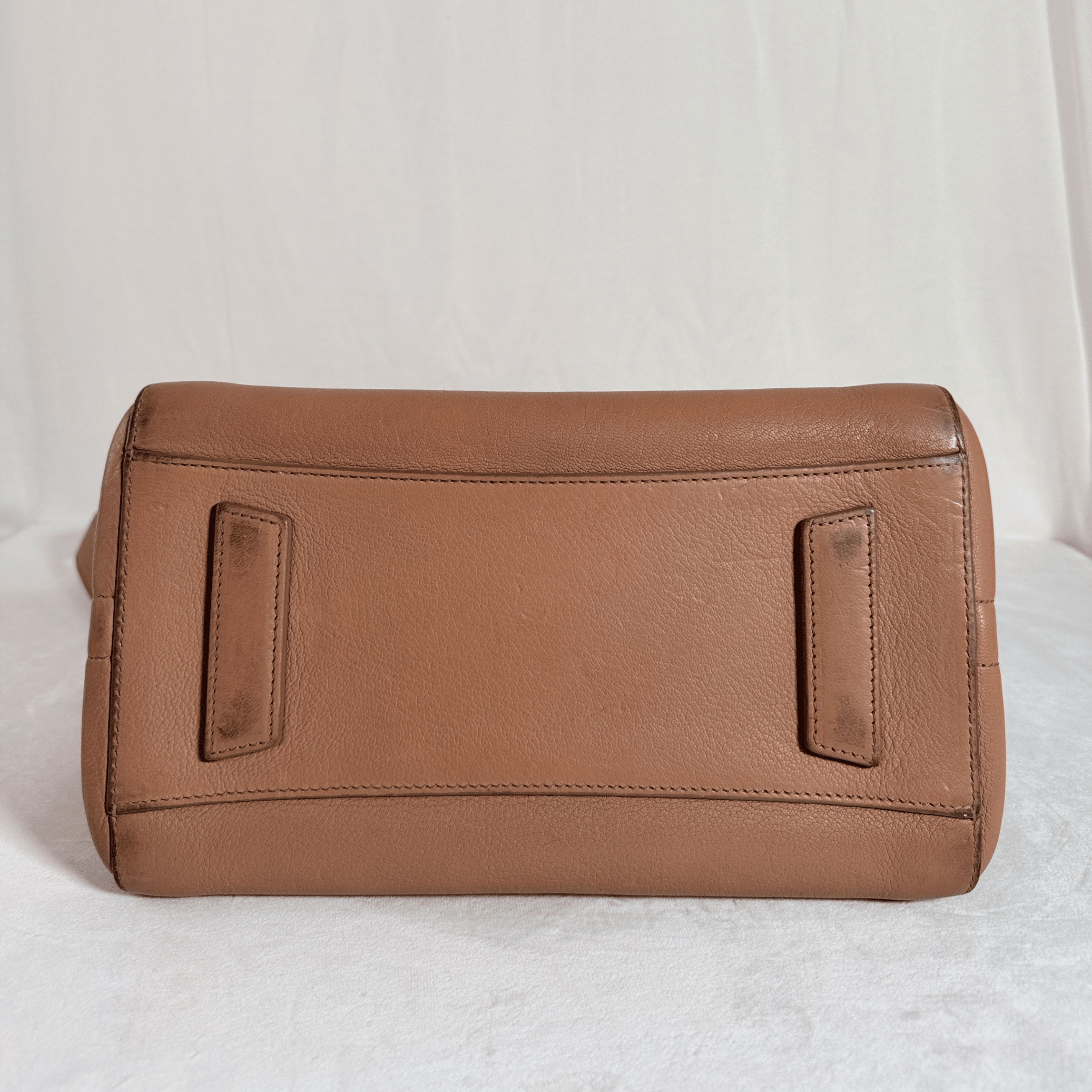 SAC GIVENCHY ANTIGONA MINI - CUIR GRAINE BEIGE/NUDE - La Belle Boutique