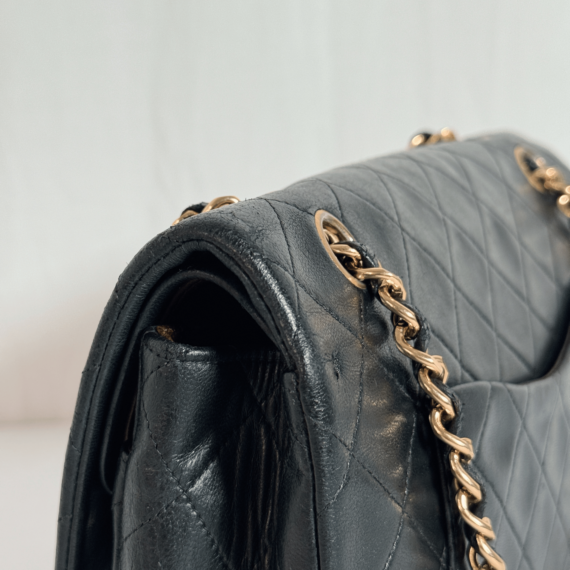 SAC BANDOULIERE CHANEL CLASSIQUE FLAP 25 - CUIR AGNEAU MATELASSE NOIR VINTAGE