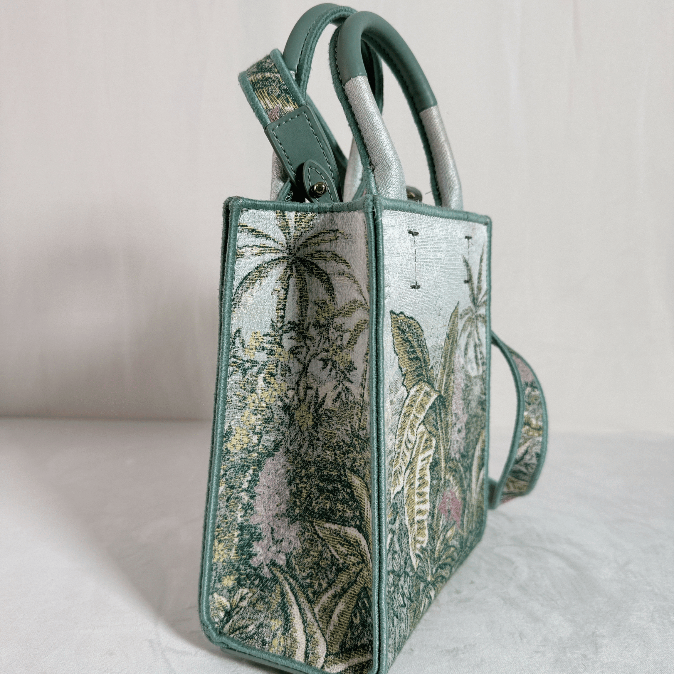 SAC FURLA OPPORTUNITY MINI TOTE - JACQUARD BOTANIQUE VERT - La Belle Boutique