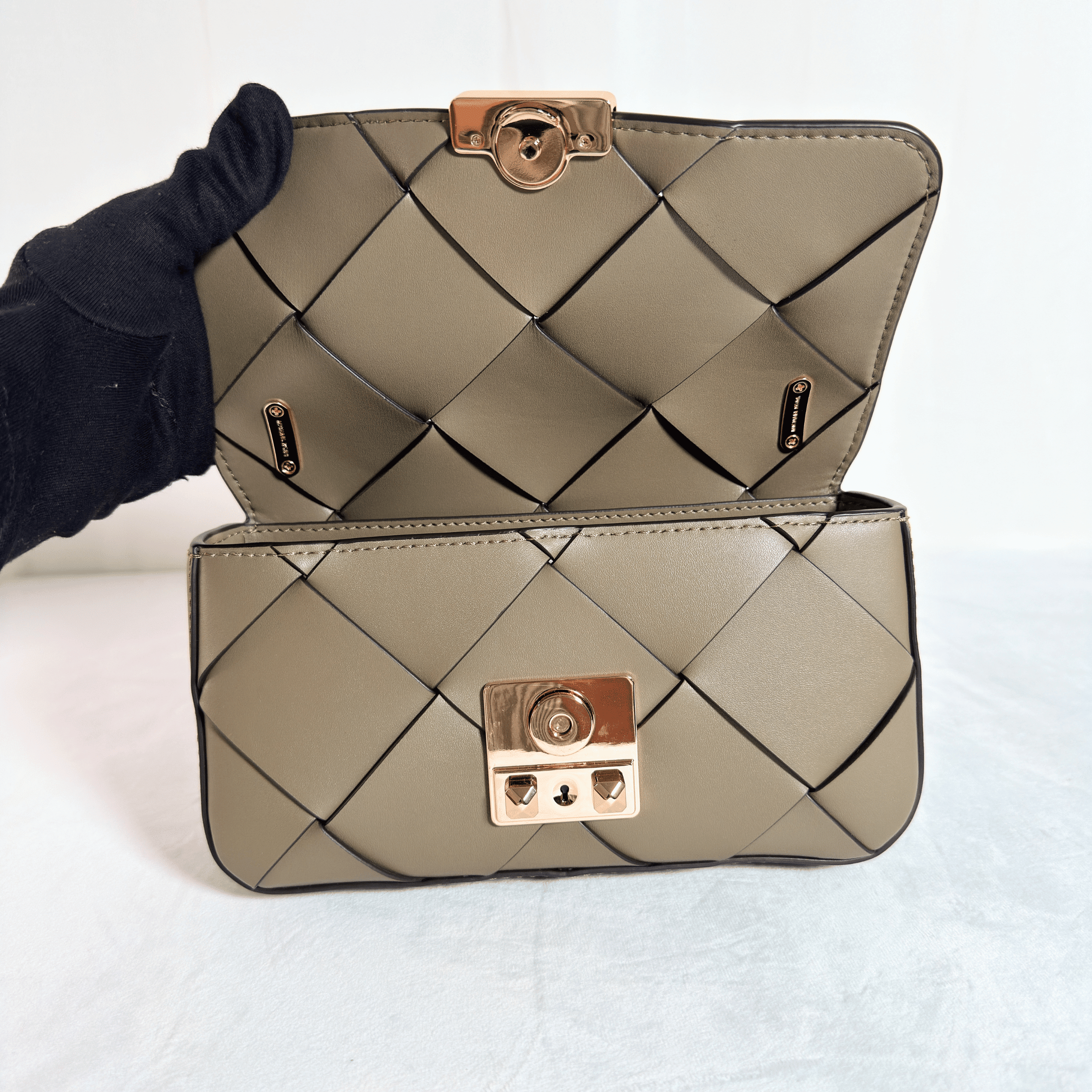 SAC PORTE EPAULE MICHAEL KORS TRIBECA - CUIR TRESSE VERT KAKI - La Belle Boutique