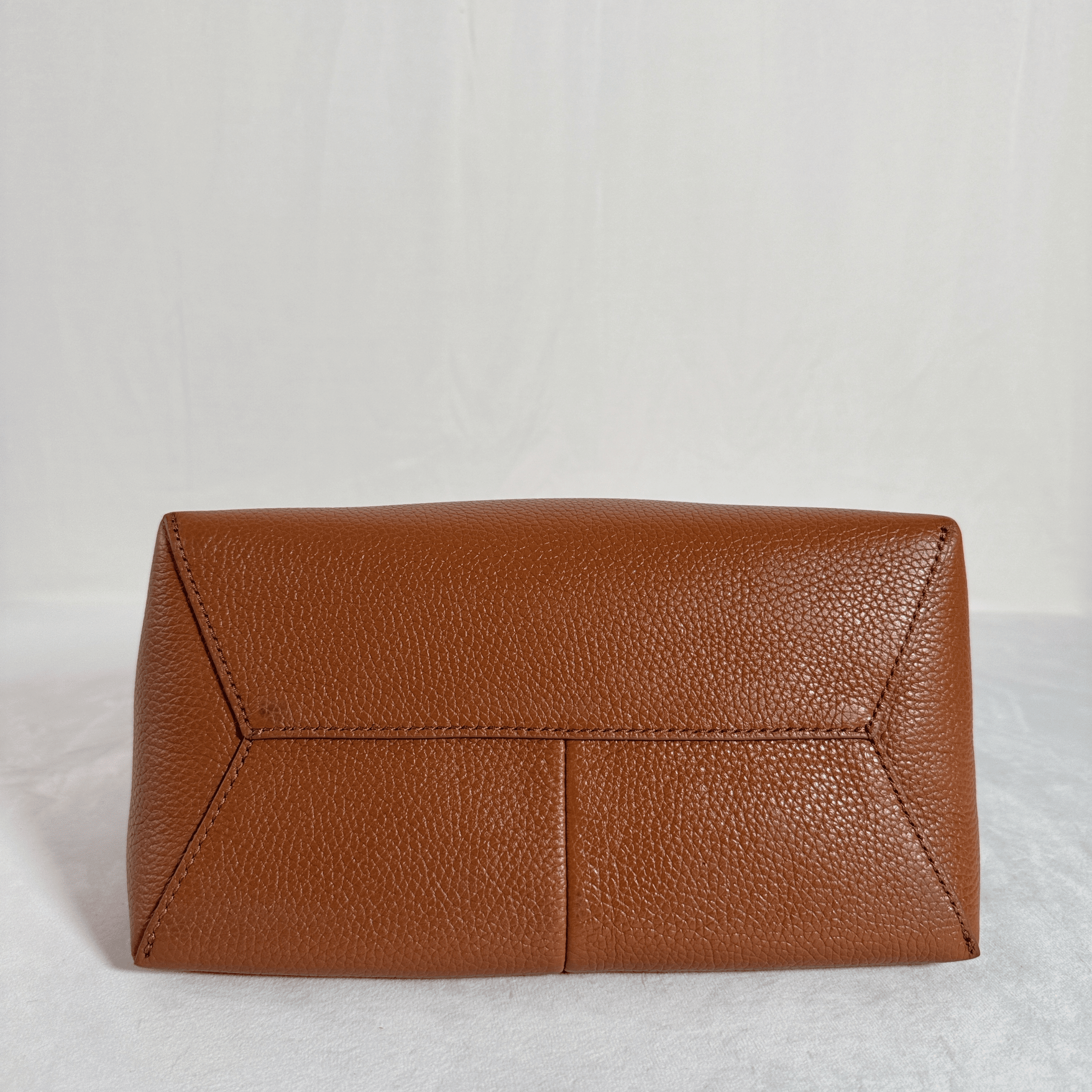 SAC MARC JACOBS THE MINI SACK BAG - CUIR GRAINE CAMEL - La Belle Boutique