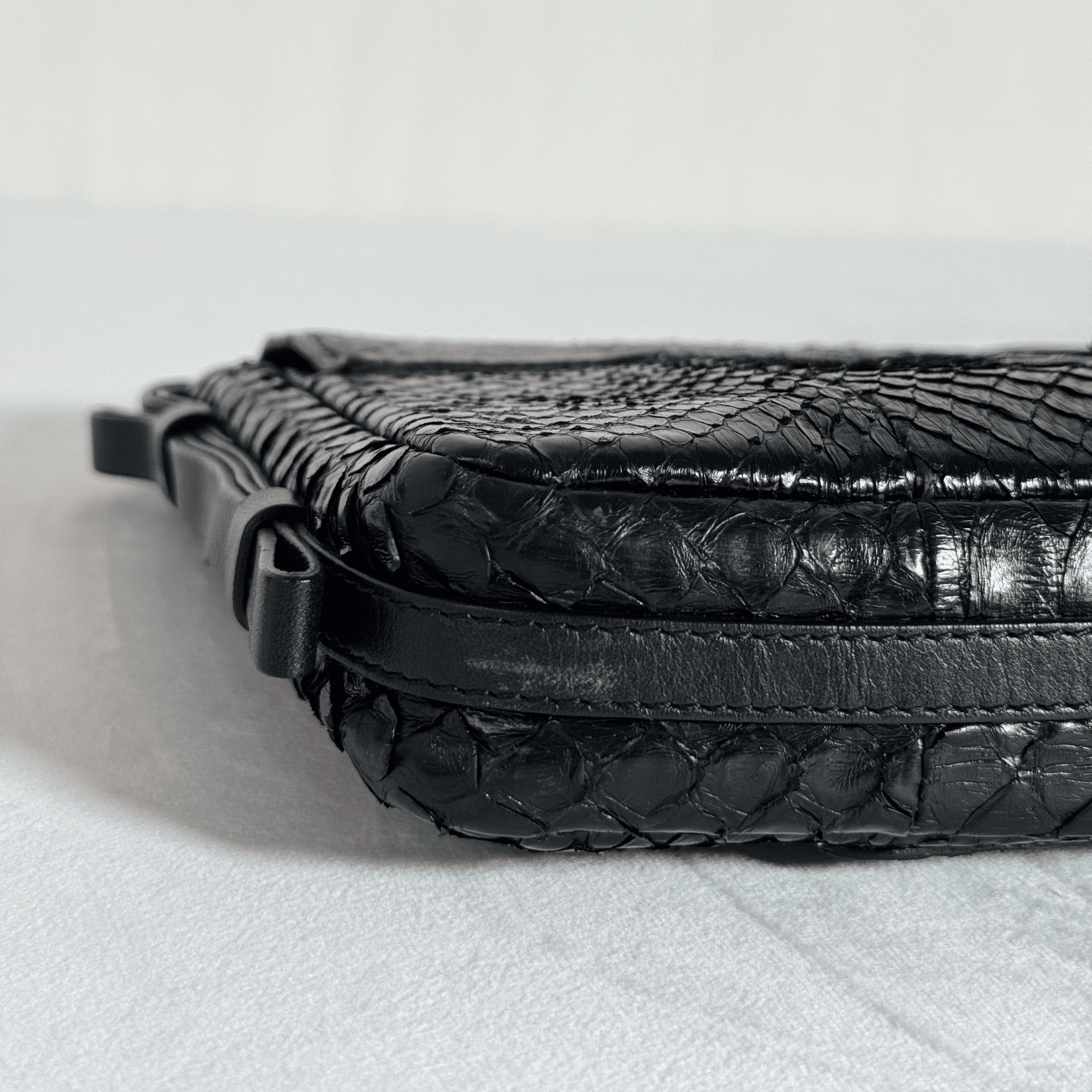 CHLOE - ELSIE POCHETTE - PYTHON EMBOSSE NOIR - La Belle Boutique