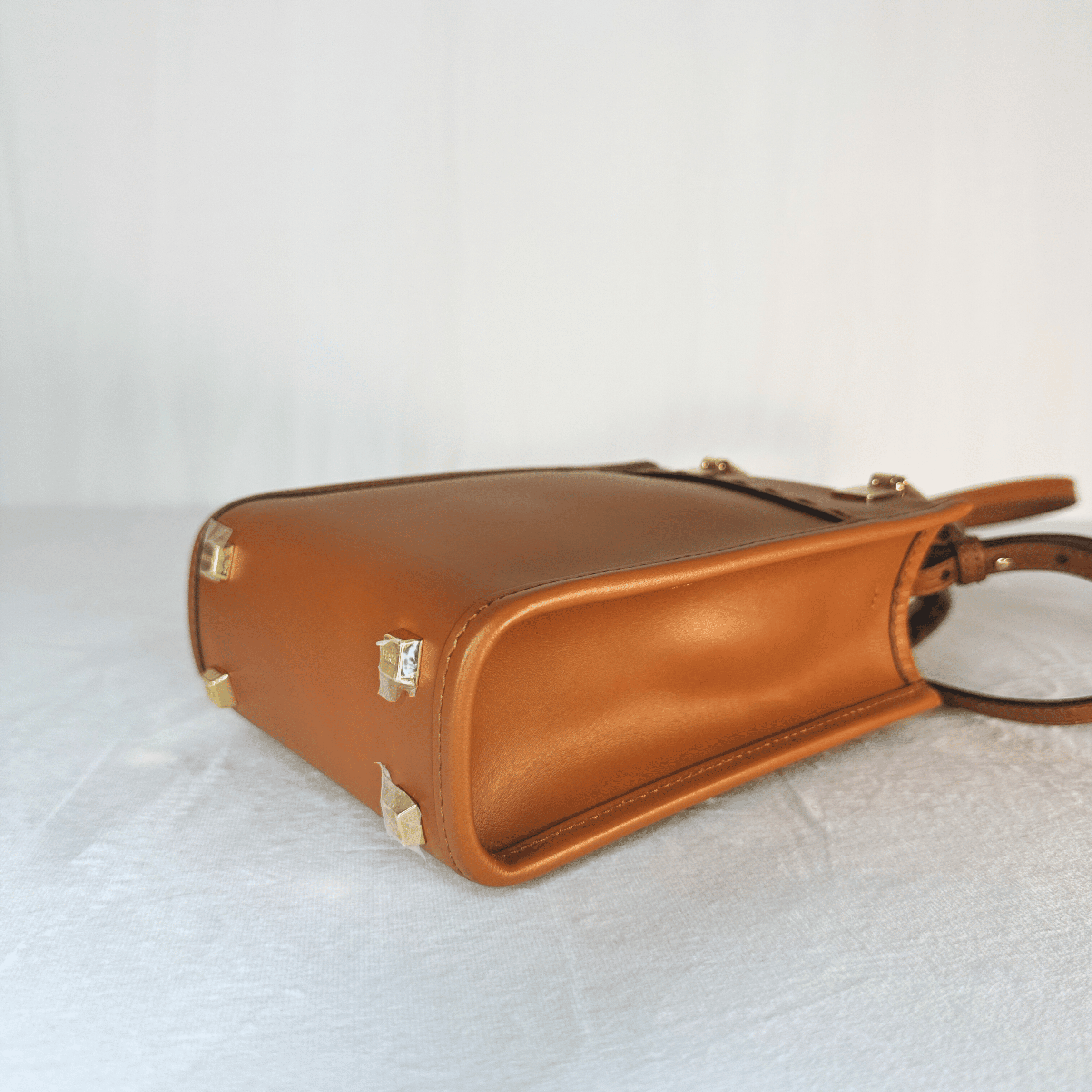 SAC FENDI SUNSHINE MINI SHOPPER EN CUIR CAMEL - La Belle Boutique