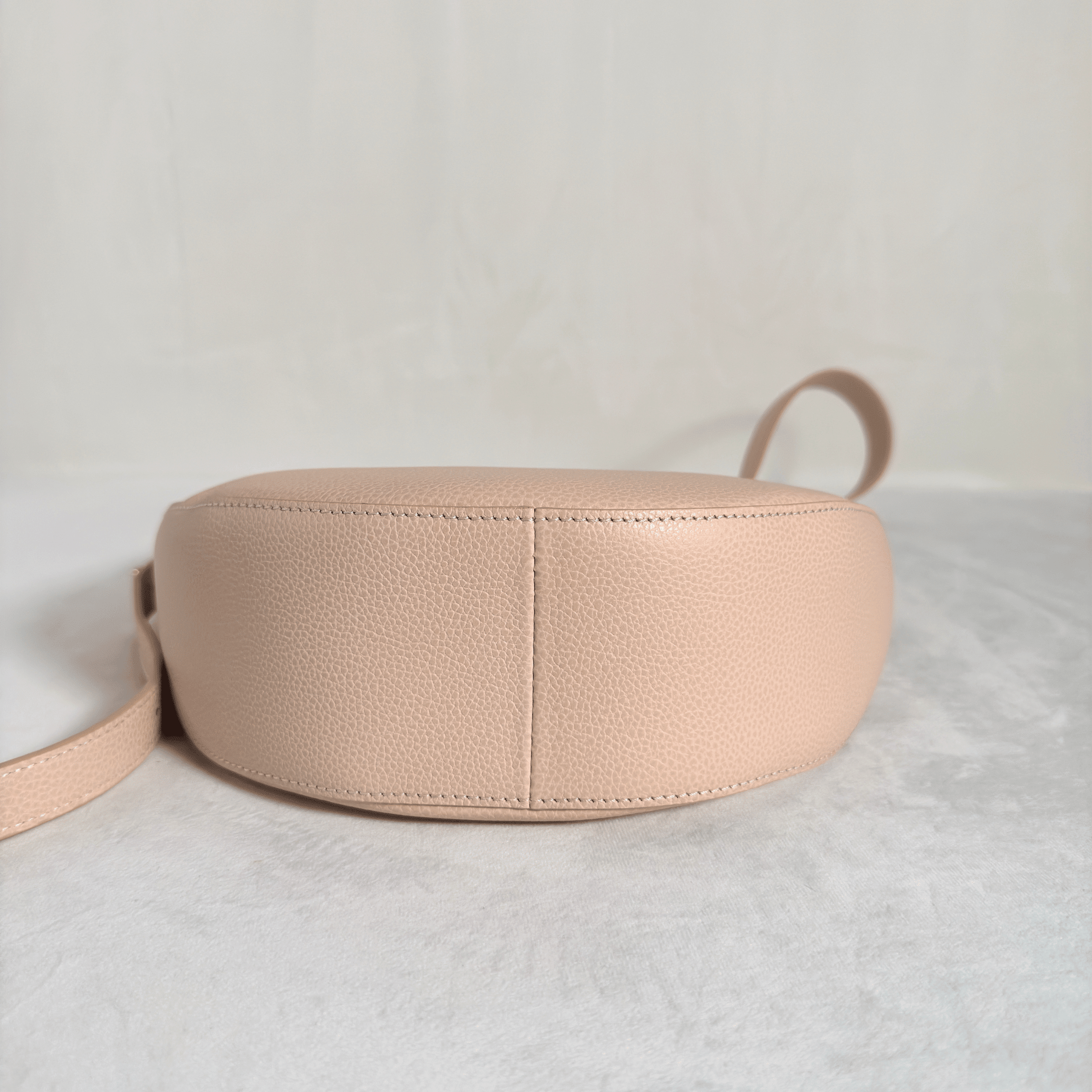 SAC BANDOULIERE LONGCHAMP LE FOULONNE - DEMI LUNE S - NUDE/GREGE - La Belle Boutique