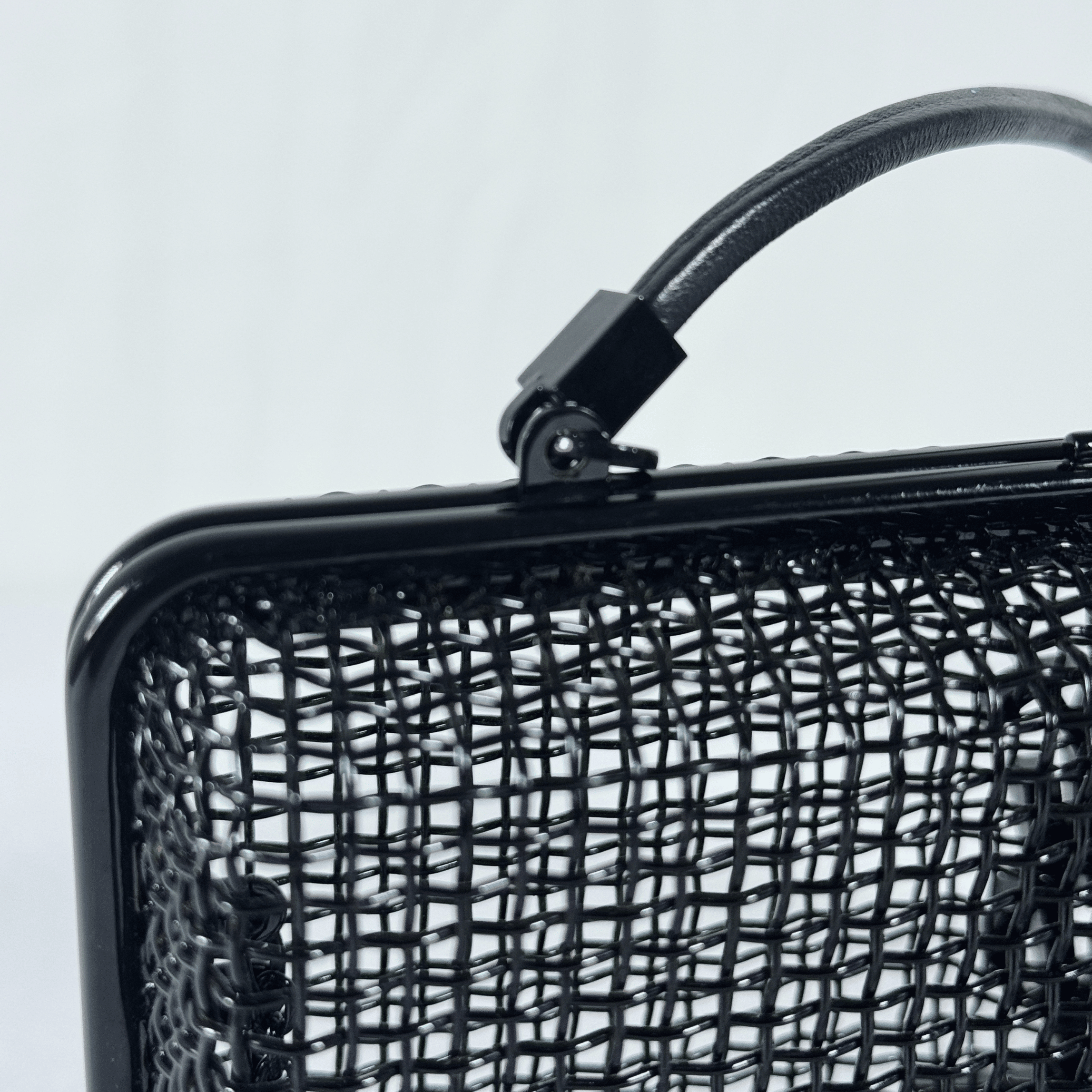 SAC BANDOULIERE SAINT LAURENT EVENING CAGE - METAL NOIR MAT - La Belle Boutique