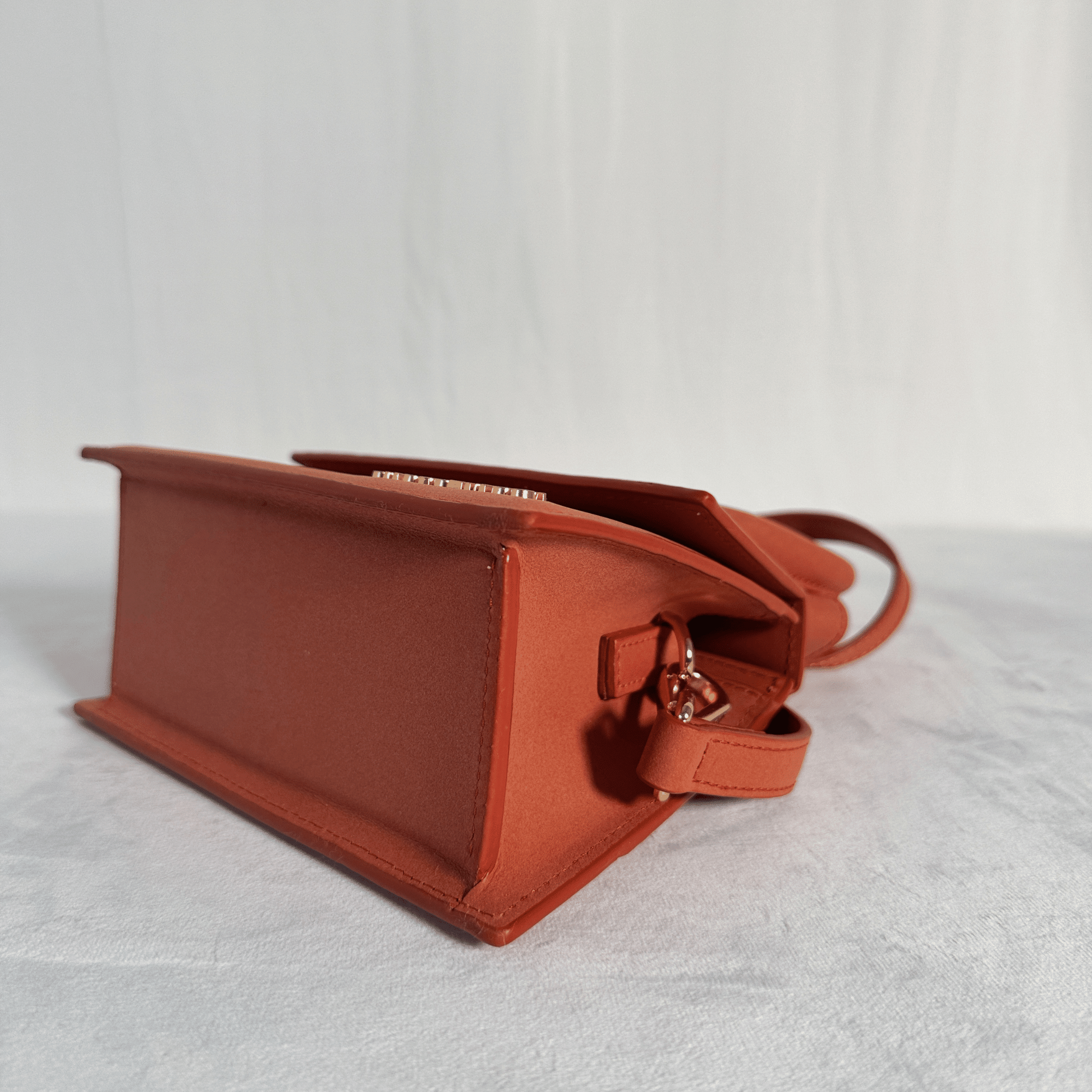 SAC JACQUEMUS LE CHIQUITO NOEUD – CUIR TERRACOTTA - La Belle Boutique