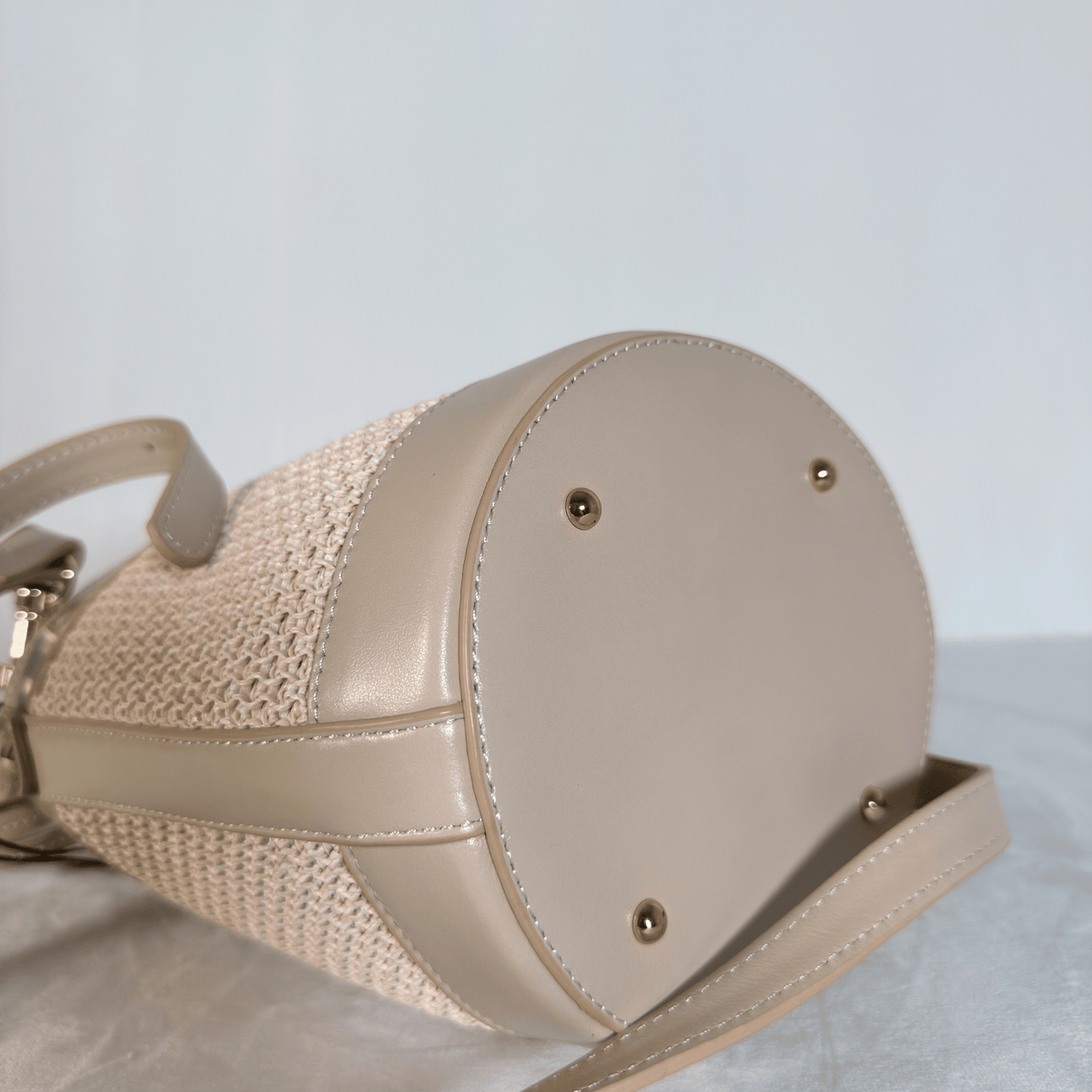 LANCASTER - SAC SEAU SO OSIER - CUIR ET EFFET RAPHIA IVOIRE - BANDOULIERE AMOVIBLE