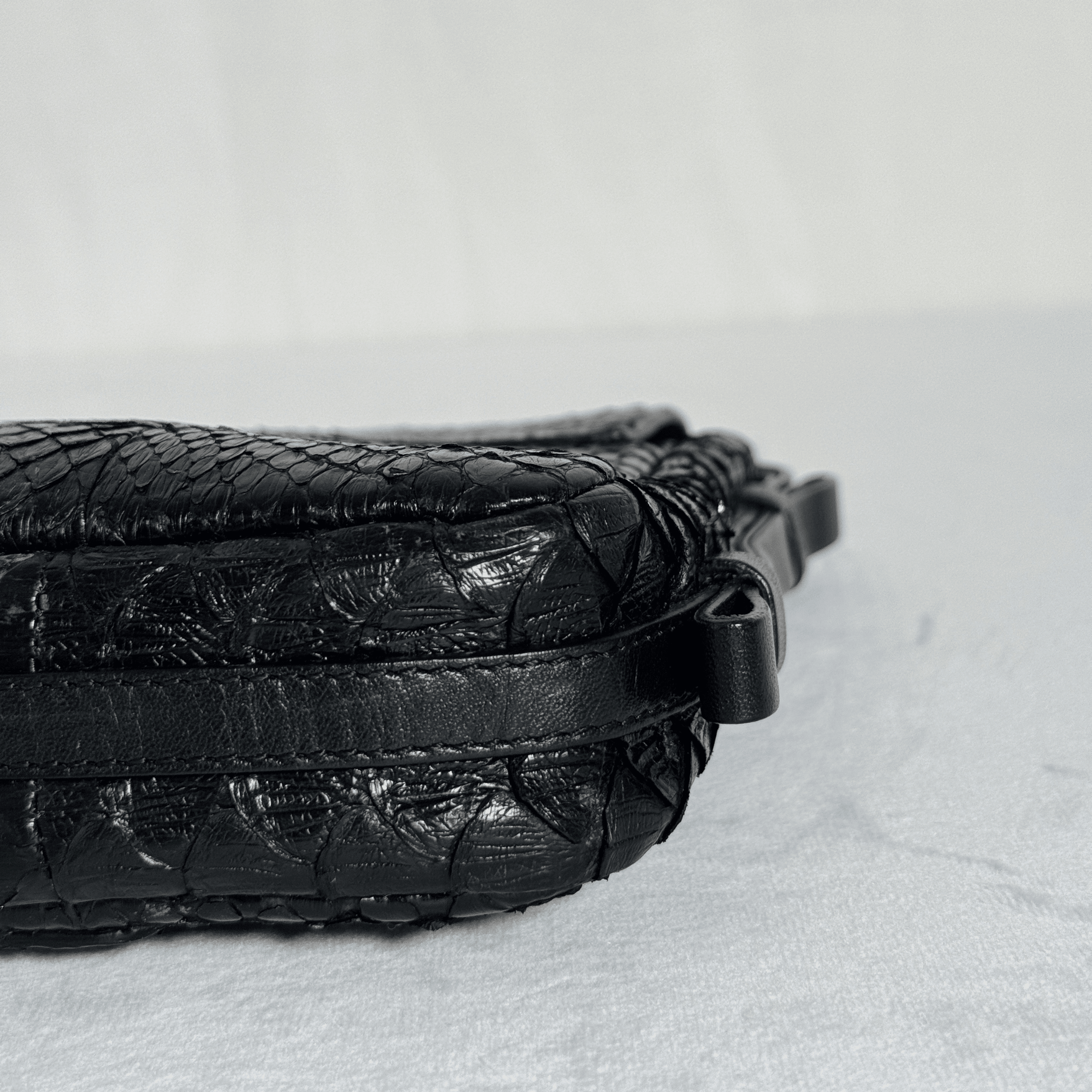 CHLOE - ELSIE POCHETTE - PYTHON EMBOSSE NOIR - La Belle Boutique