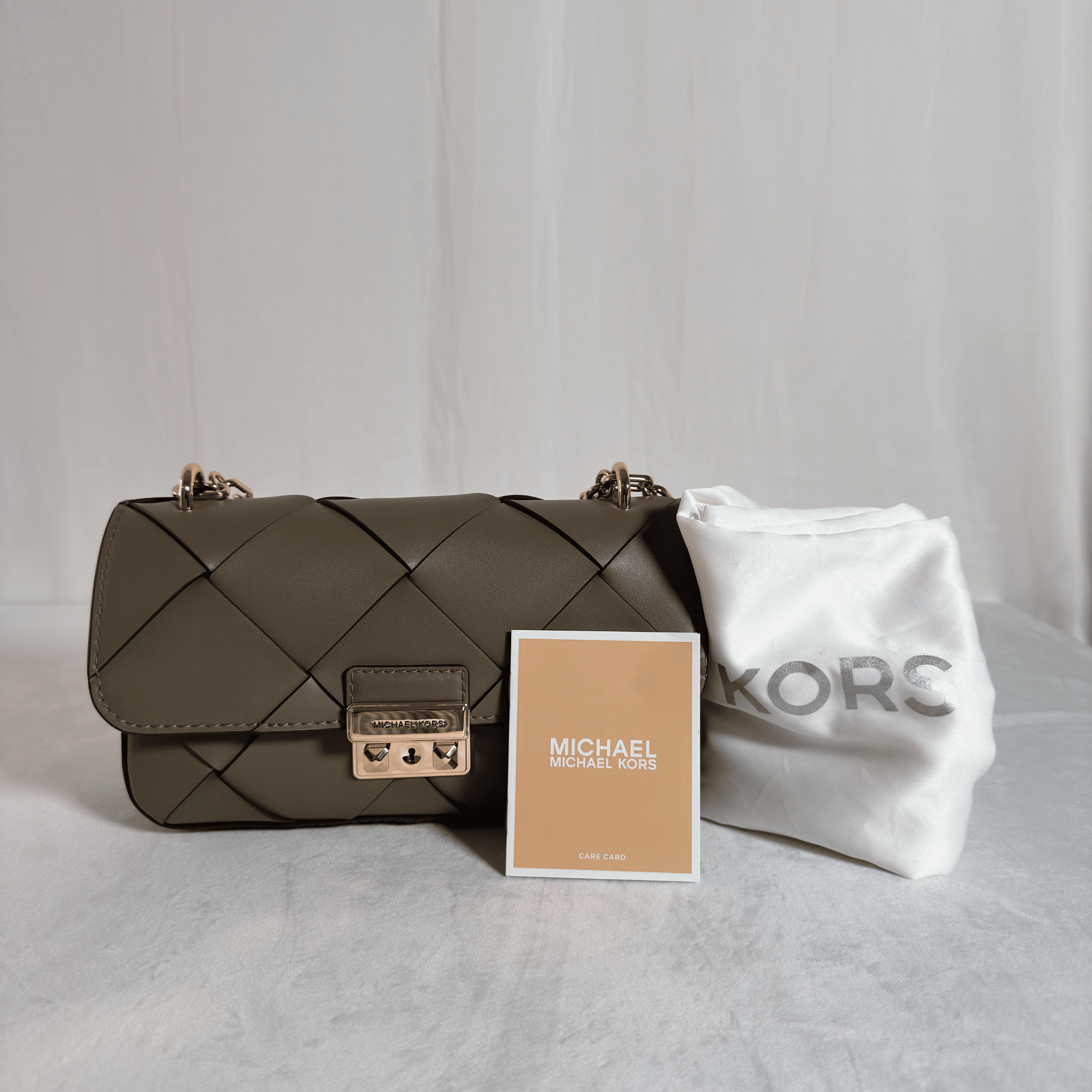 SAC PORTE EPAULE MICHAEL KORS TRIBECA - CUIR TRESSE VERT KAKI - La Belle Boutique