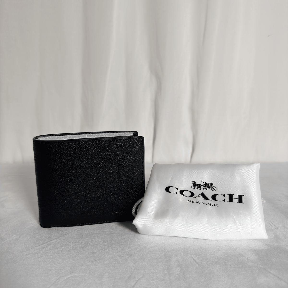 COACH - PORTEFEUILLE 3-IN-1 - CUIR GRAINÉ NOIR - AVEC PORTE-CARTE AMOVIBLE - La Belle Boutique