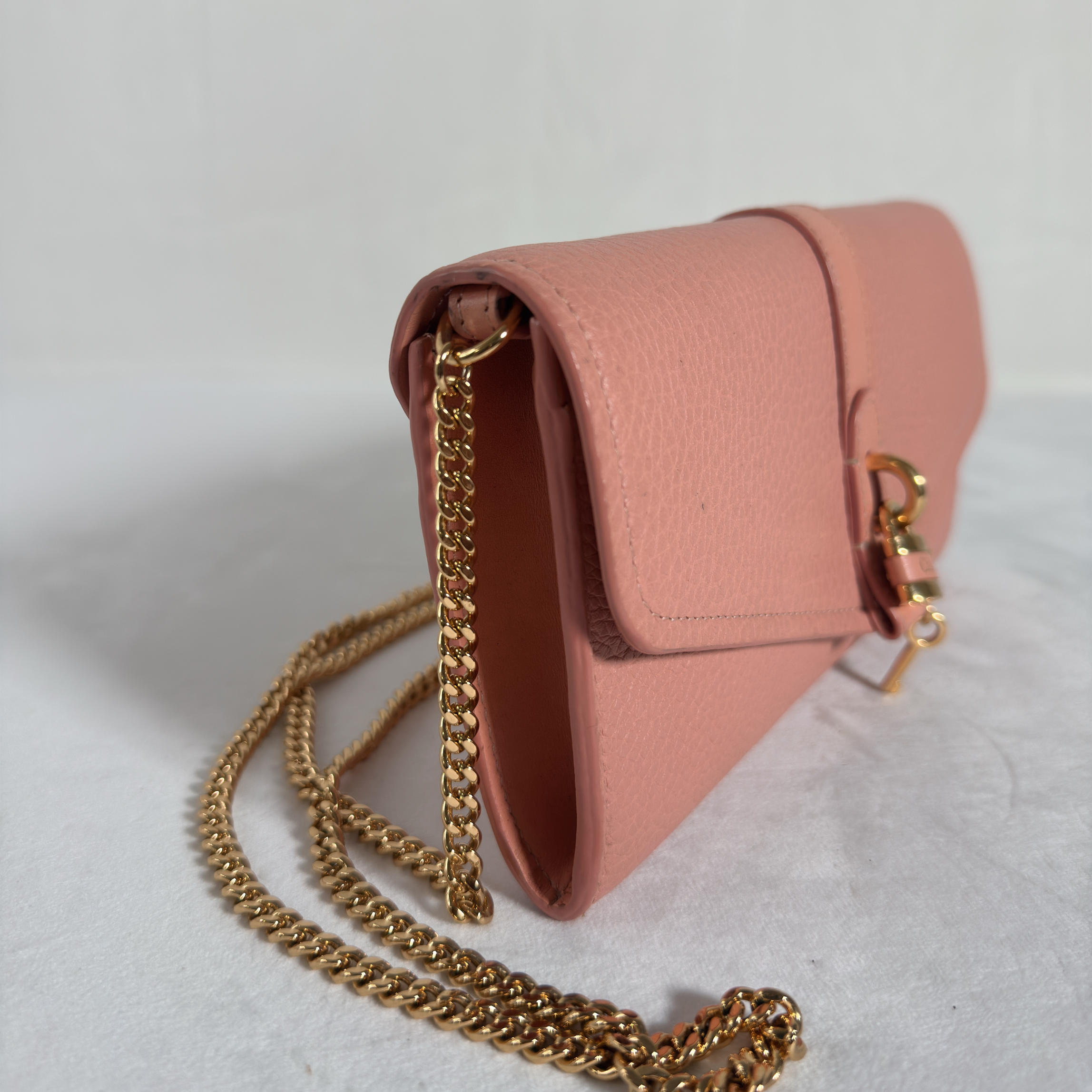 POCHETTE WALLET ON CHAIN CHLOE ABY - CUIR GRAINE VIEUX ROSE
