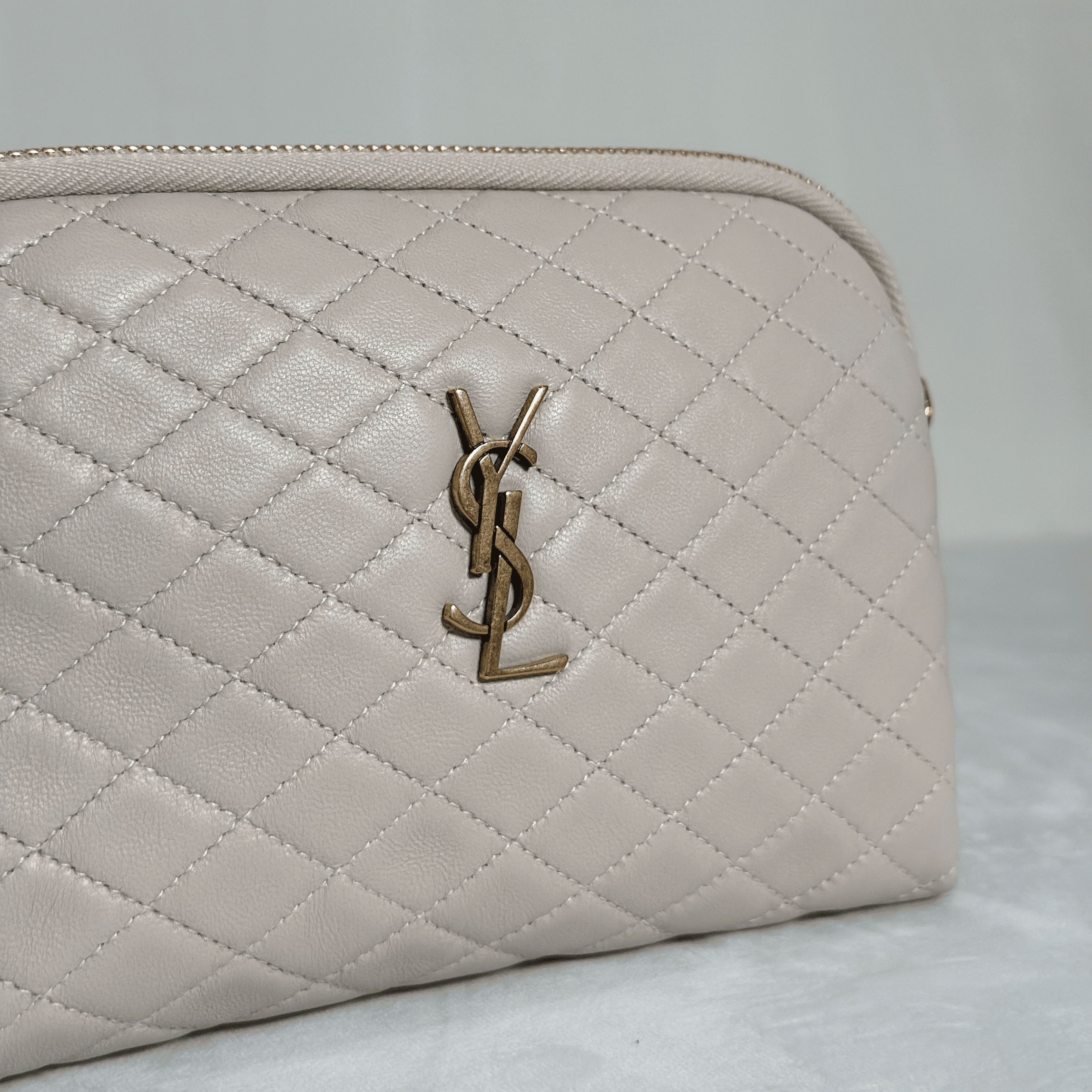 SAC YVES SAINT LAURENT GABY CAMERA CUIR D'AGNEAU BLANC - La Belle Boutique