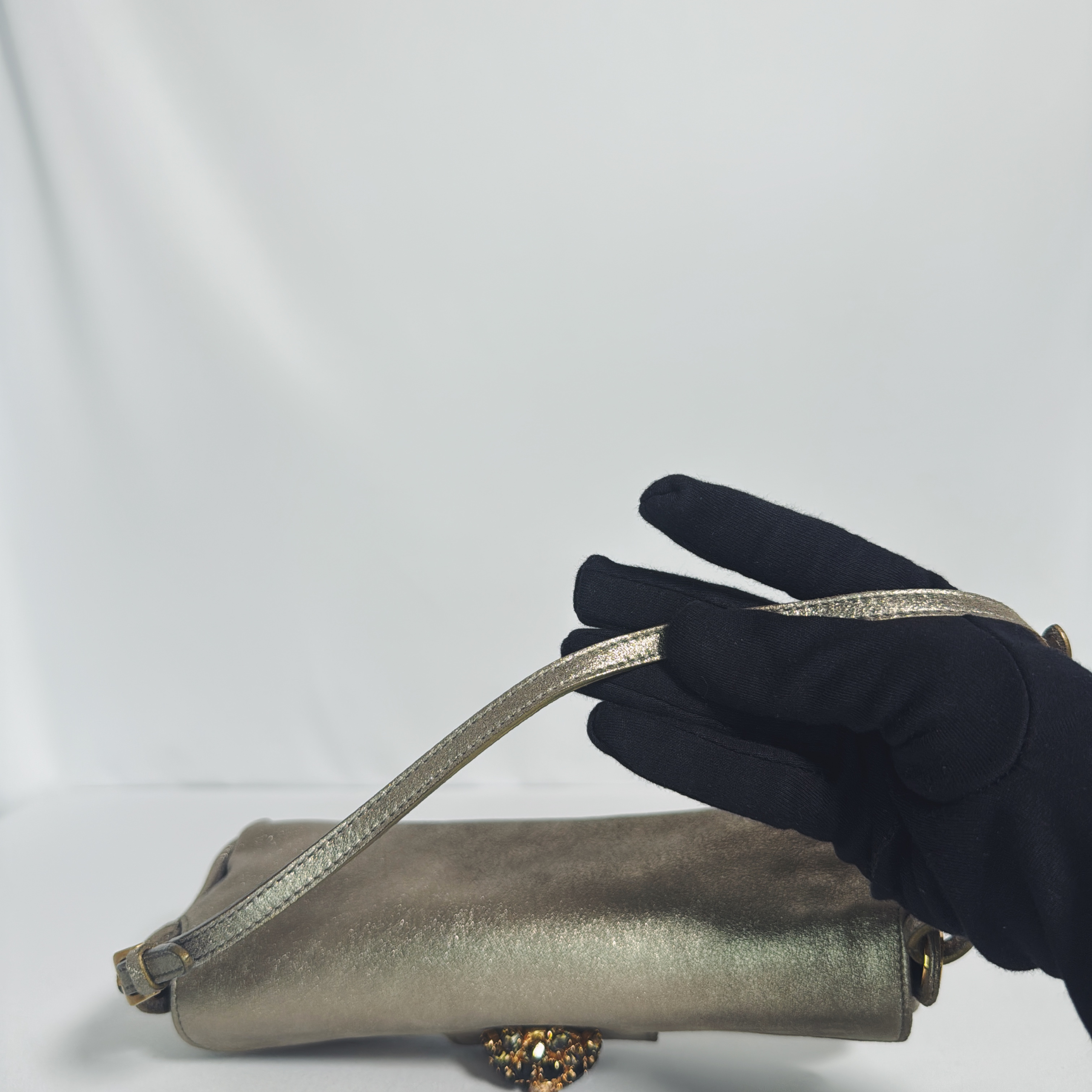 Jimmy Choo Baguette Metallic Vintage – cuir bronze, broche bijoux Swarovski