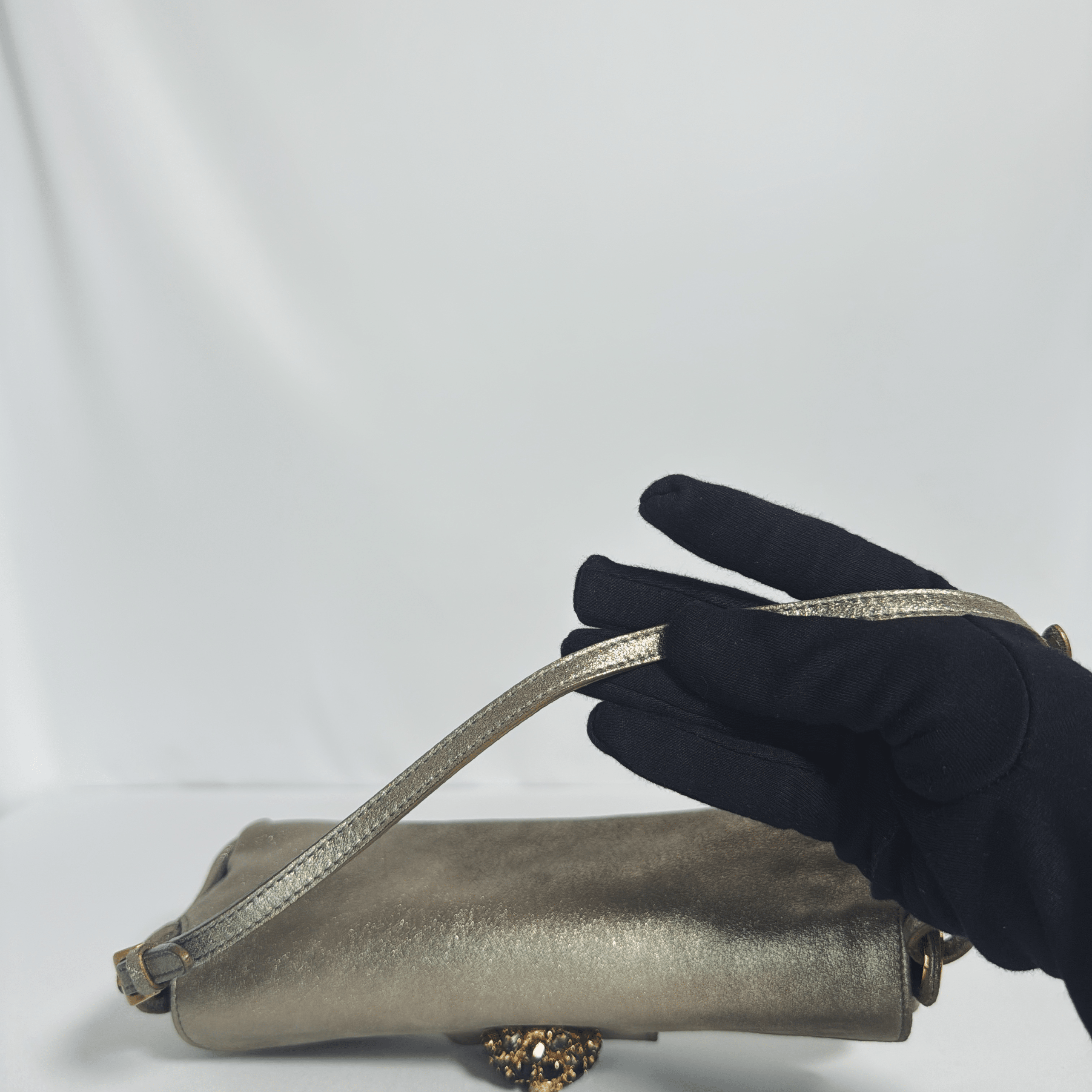 Jimmy Choo Baguette Metallic Vintage â cuir bronze, broche bijoux Swarovski - La Belle Boutique