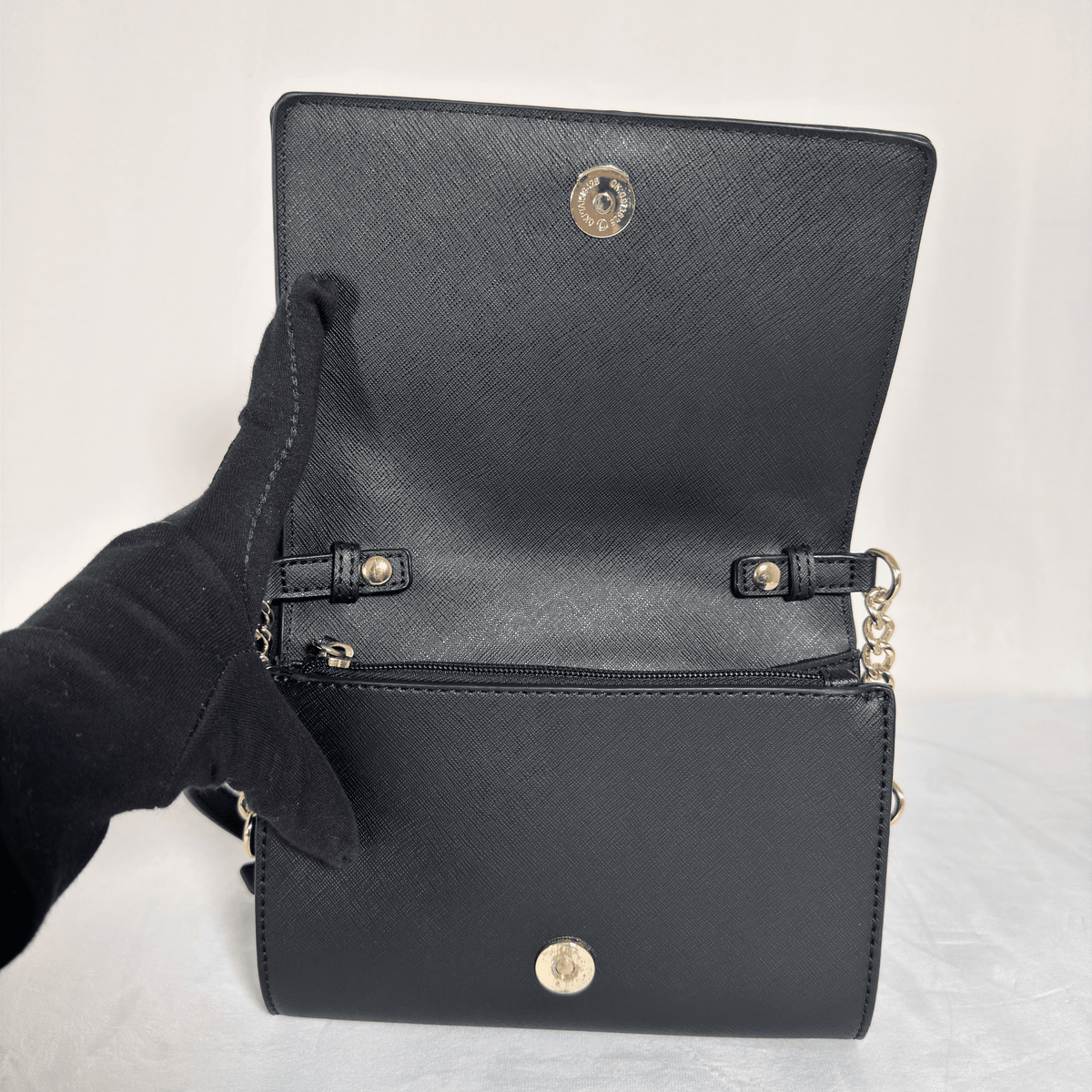 KARL LAGERFELD PARIS - SAC WALLET ON CHAIN - CUIR SAFFIANO NOIR - La Belle Boutique