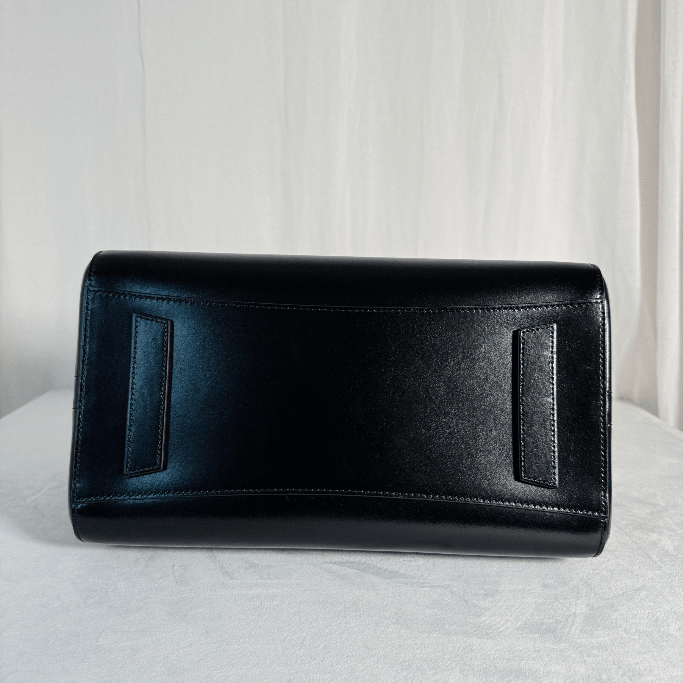 SAC GIVENCHY ANTIGONA SHOPPER LARGE - CUIR BOX NOIR - La Belle Boutique