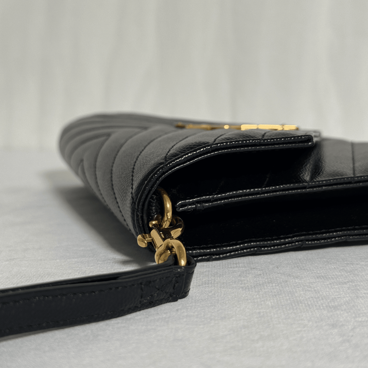 SAINT LAURENT - POCHETTE CASSANDRE MATELASSÉ - CUIR GRAIN DE POUDRE NOIR - La Belle Boutique