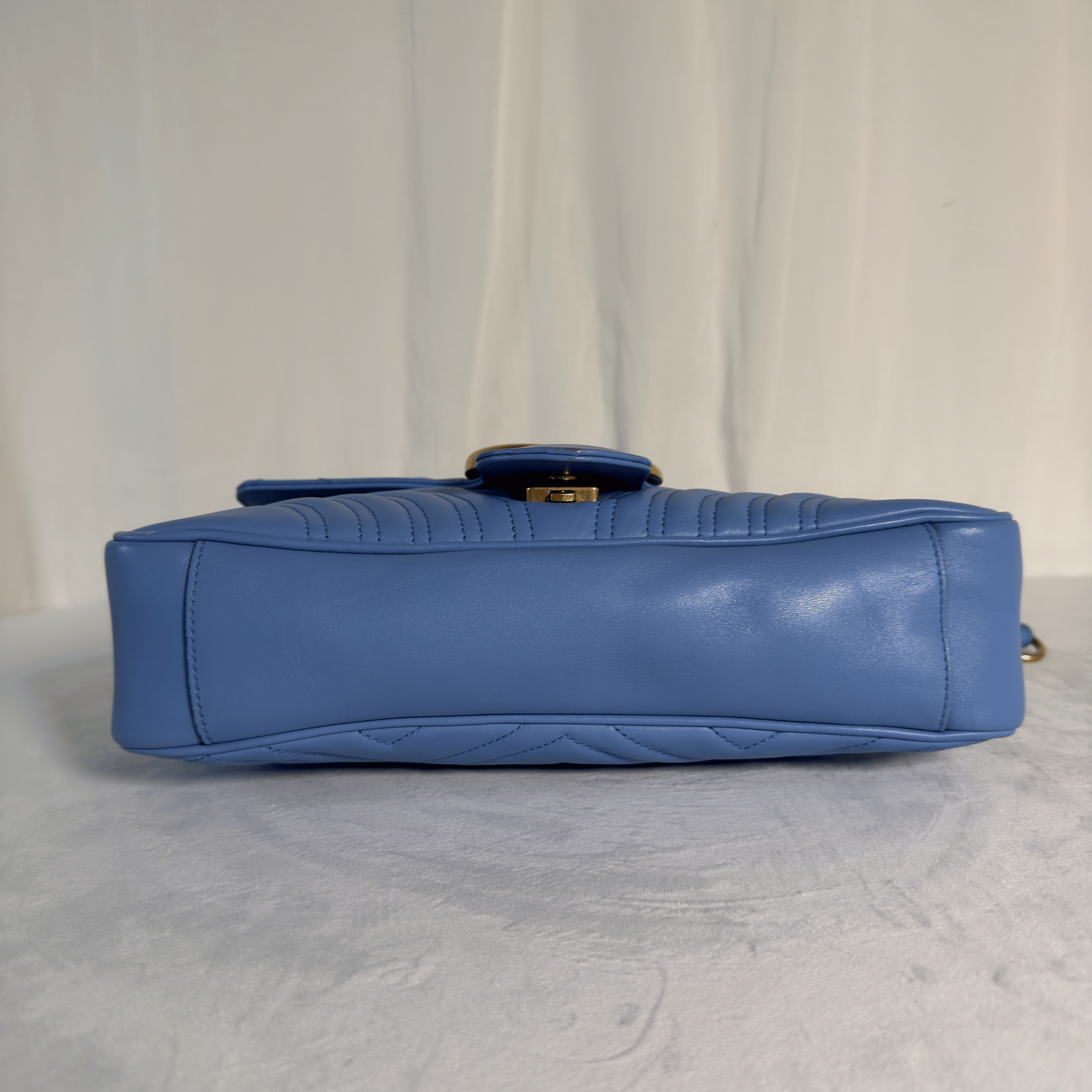 GUCCI - SAC GG MARMONT LARGE - CUIR MATELASSE BLEU PERVENCHE