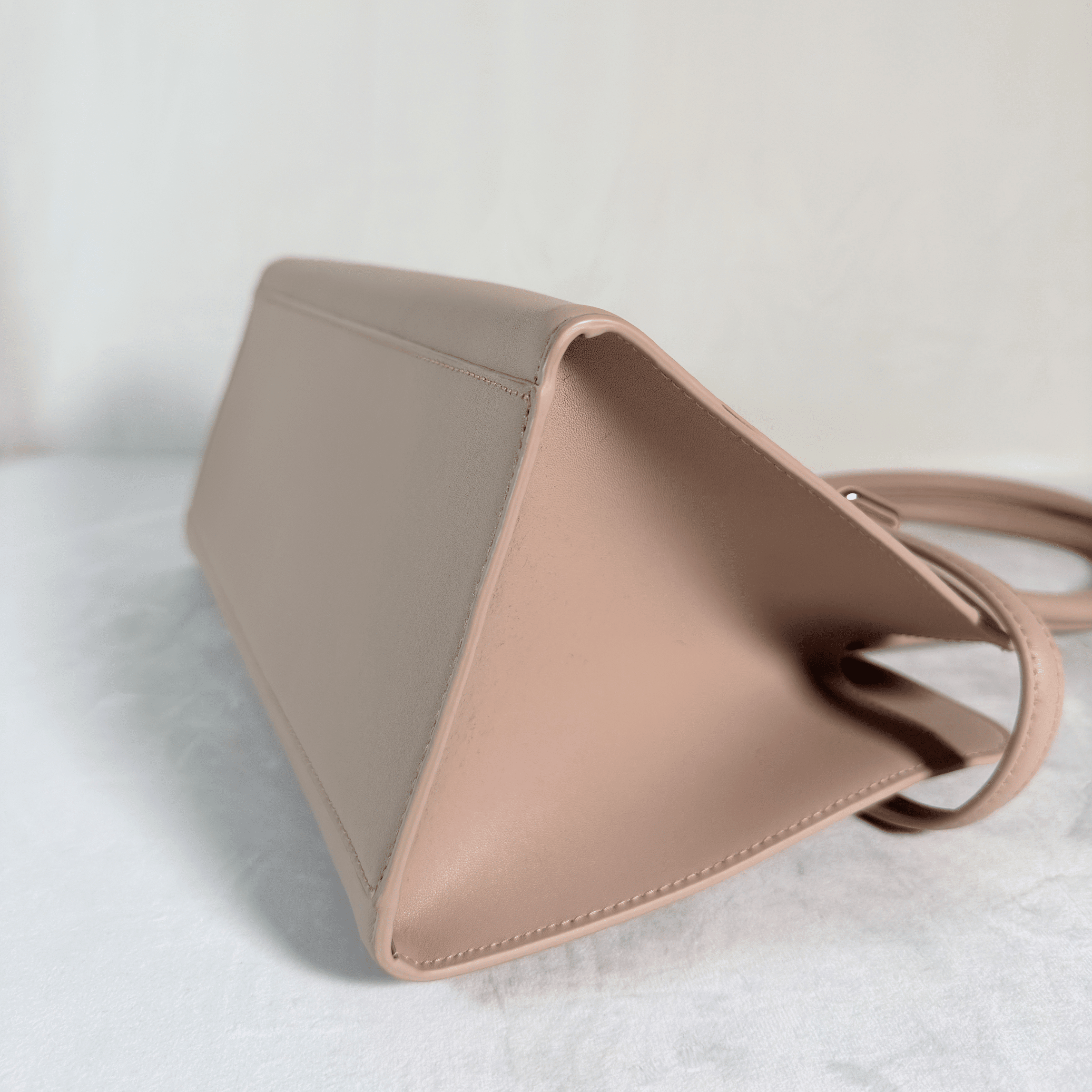 SAC PORTE MAIN FURLA FLOW - CUIR GREIGE - La Belle Boutique