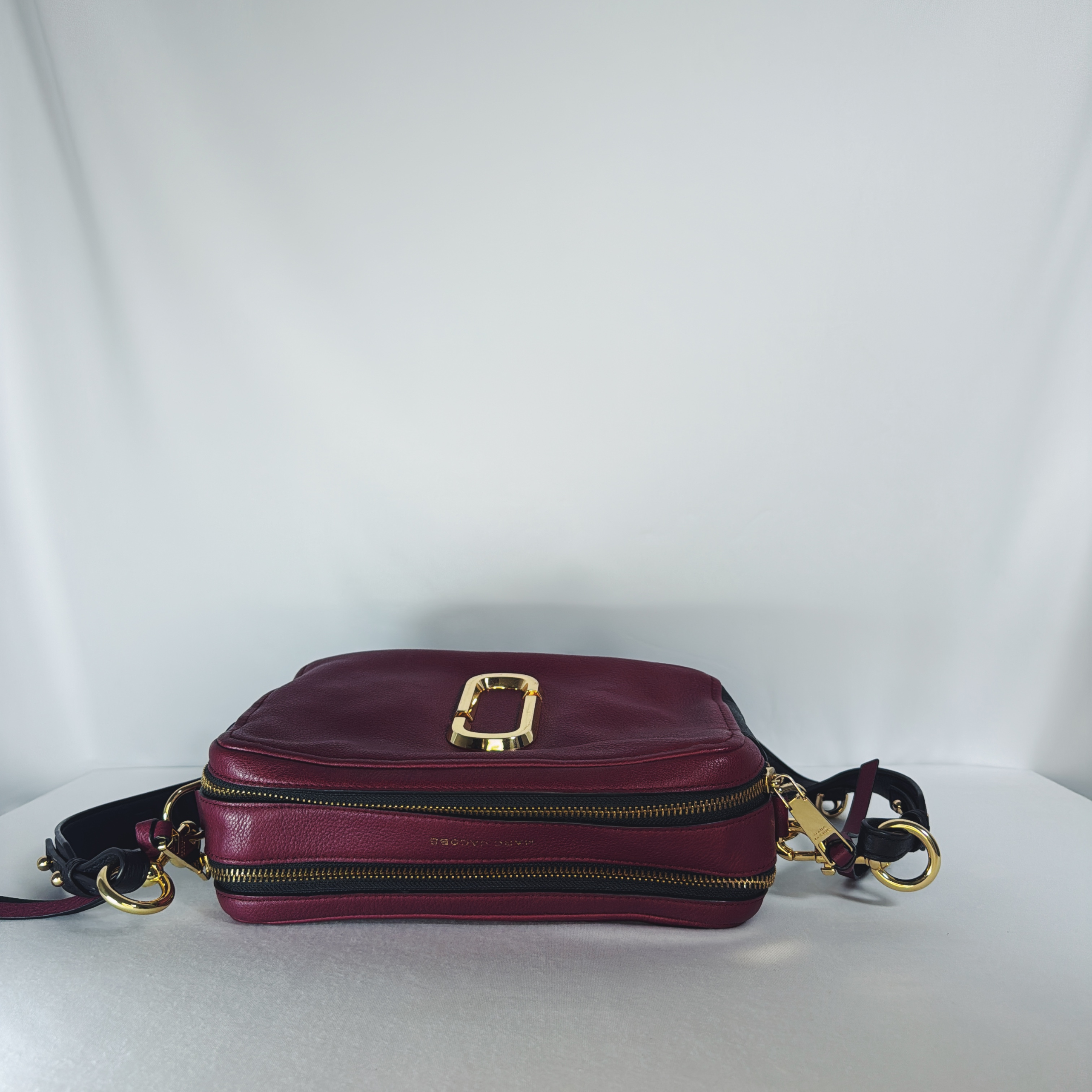 Marc Jacobs The Softshot 27 Crossbody Bag bordeaux