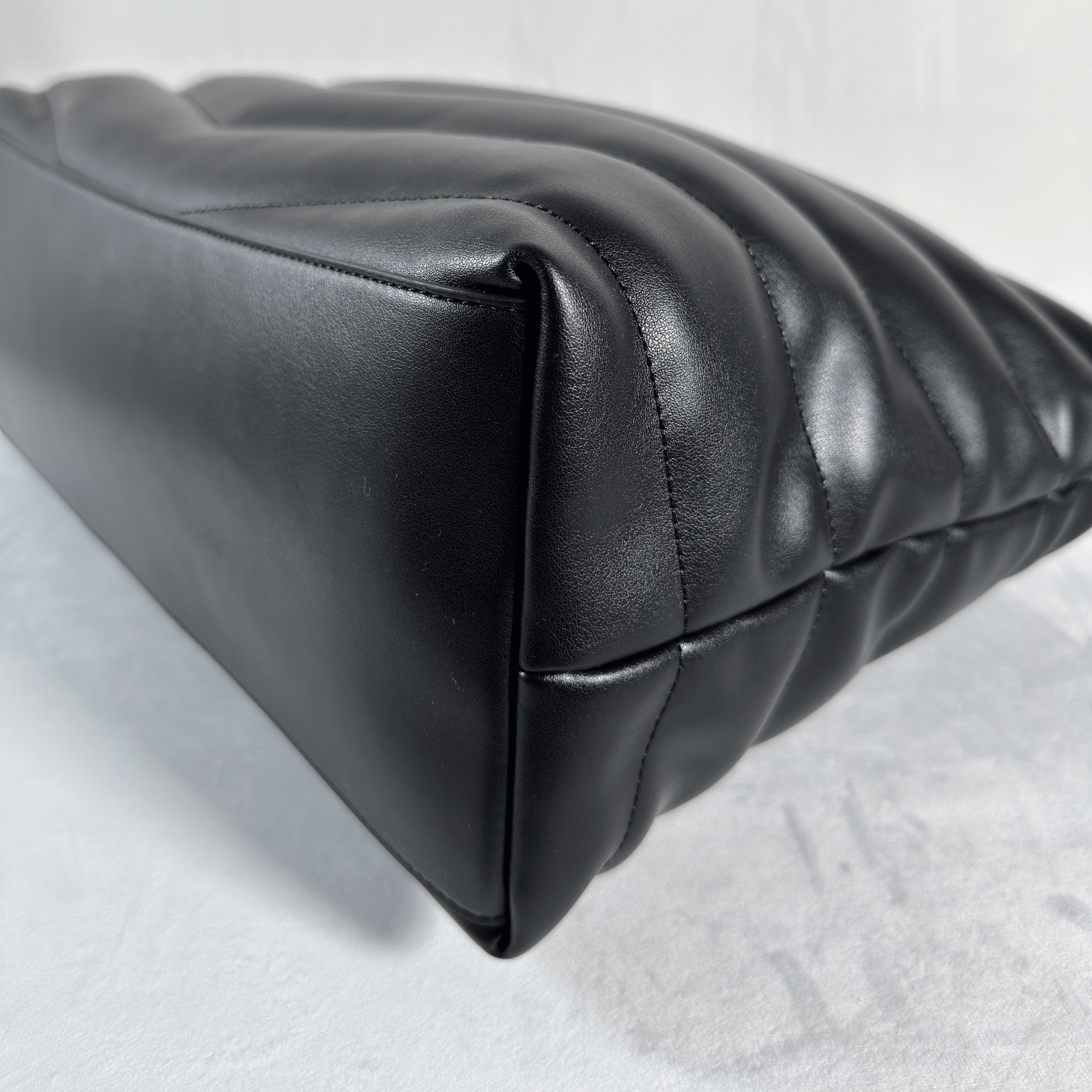 SAC CABAS KARL LAGARFELD - MATELASSE CHEVRON NOIR CUIR PU - La Belle Boutique