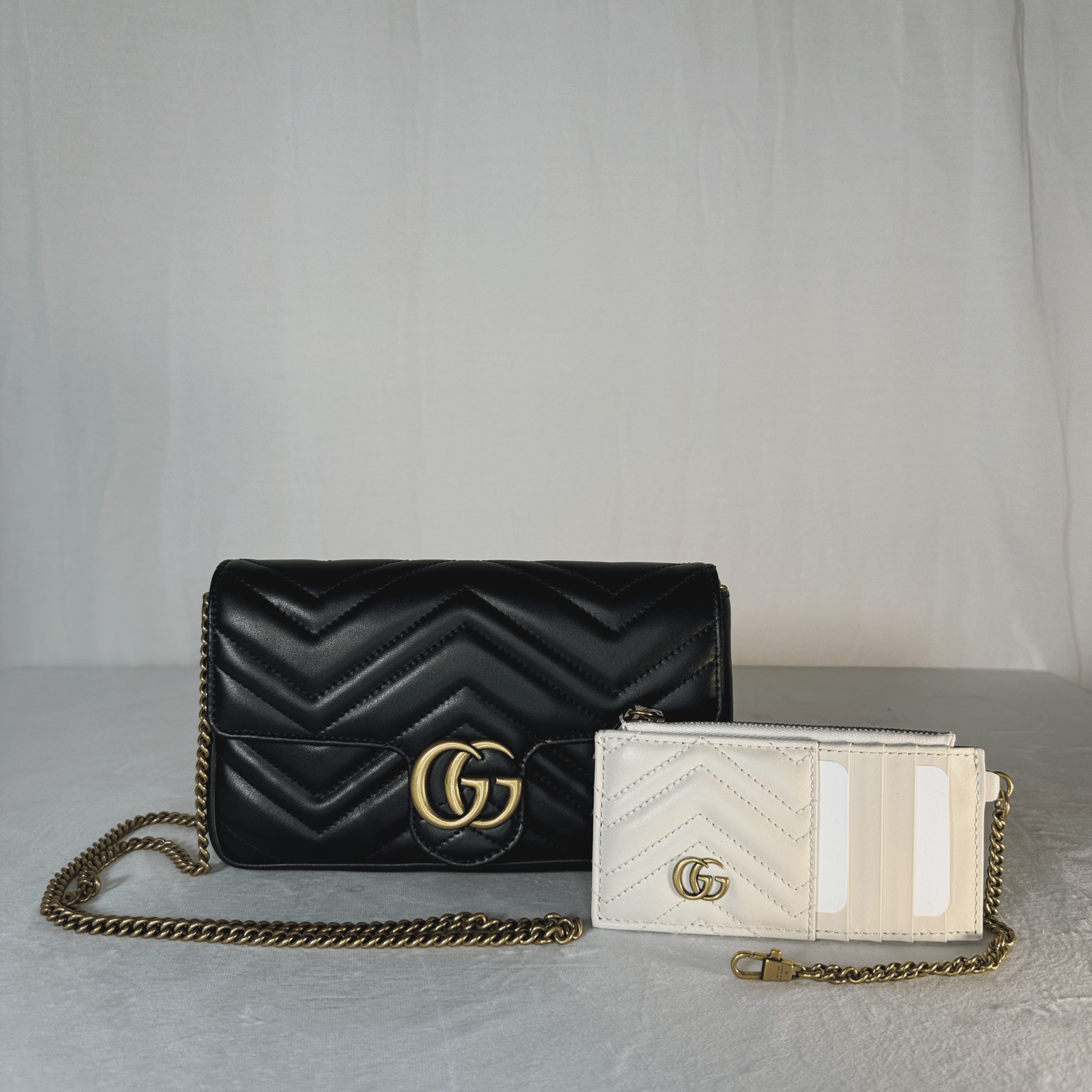 SAC GUCCI GG MARMONT MINI EN CUIR MATELASSÉ NOIR - La Belle Boutique