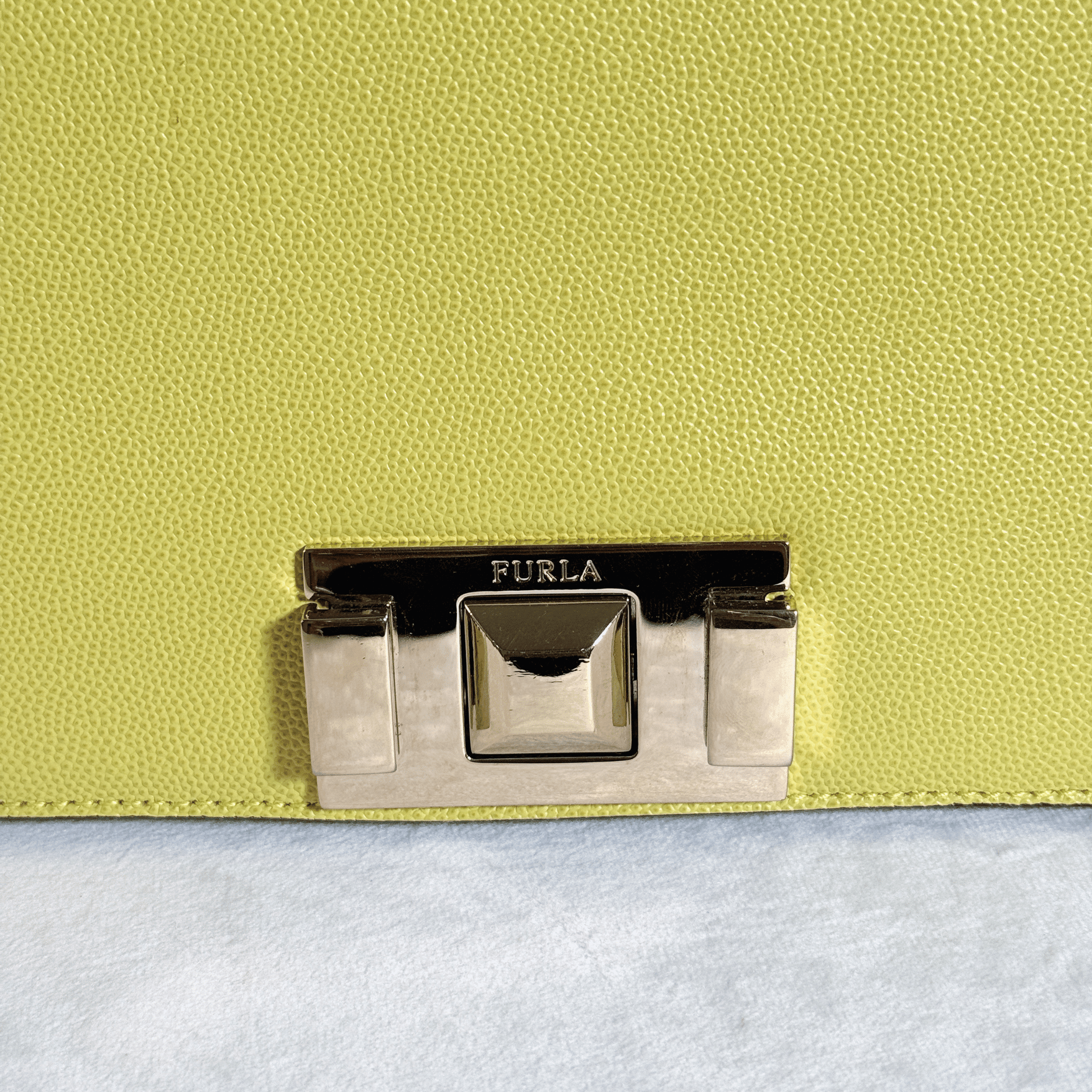 SAC BANDOULIERE FURLA MIMI CROSSBODY S - CUIR GRAINE LIME - La Belle Boutique